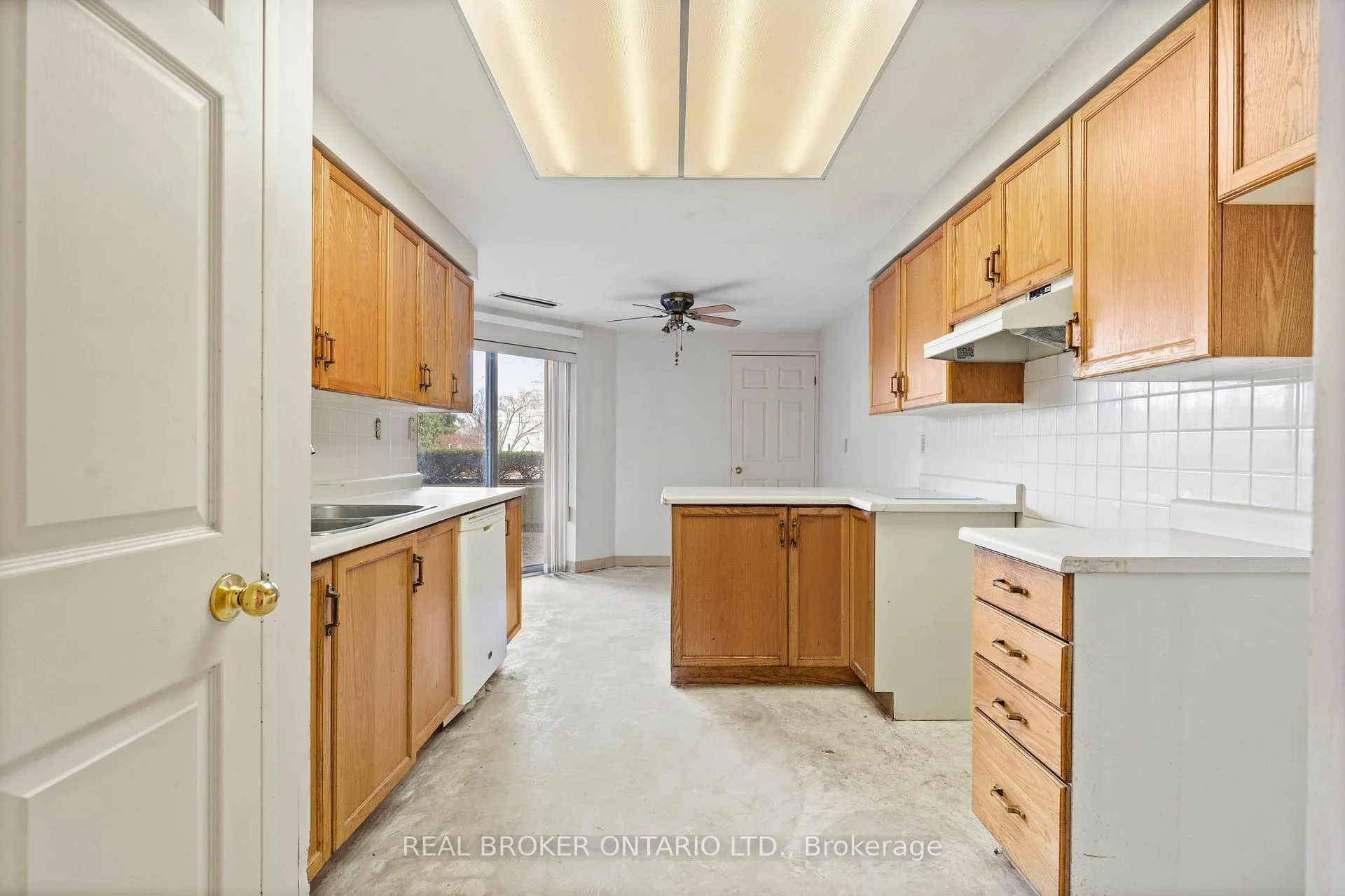 Photo 8 of Unit 101, 265 Westcourt Place, Waterloo — HOMEH