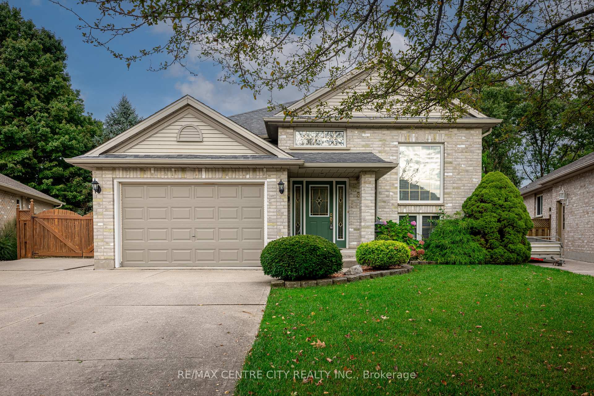 Photo 2 of 32 Symphony Court, Central Elgin, Lynhurst — HOMEH