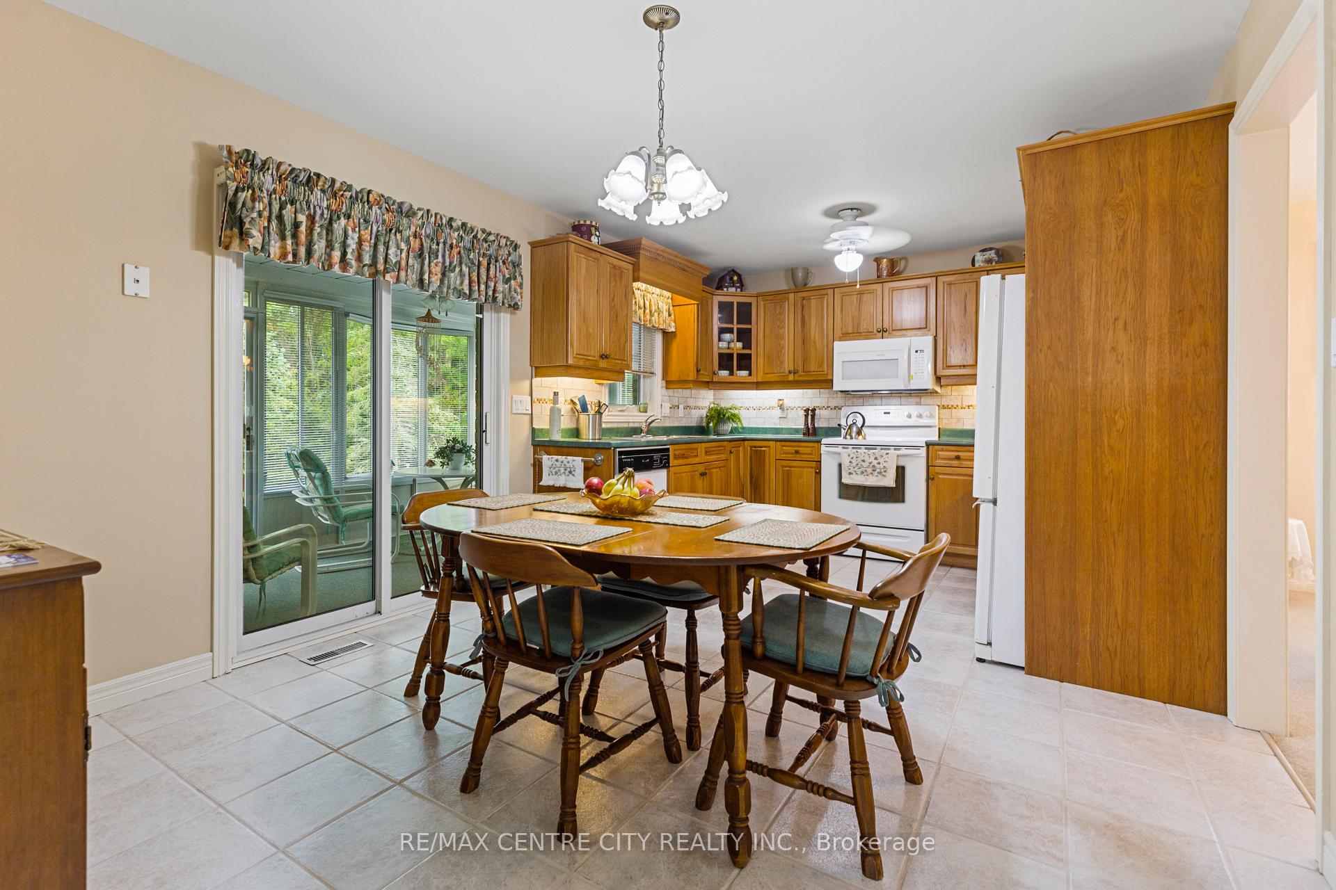 Photo 8 of 32 Symphony Court, Central Elgin, Lynhurst — HOMEH