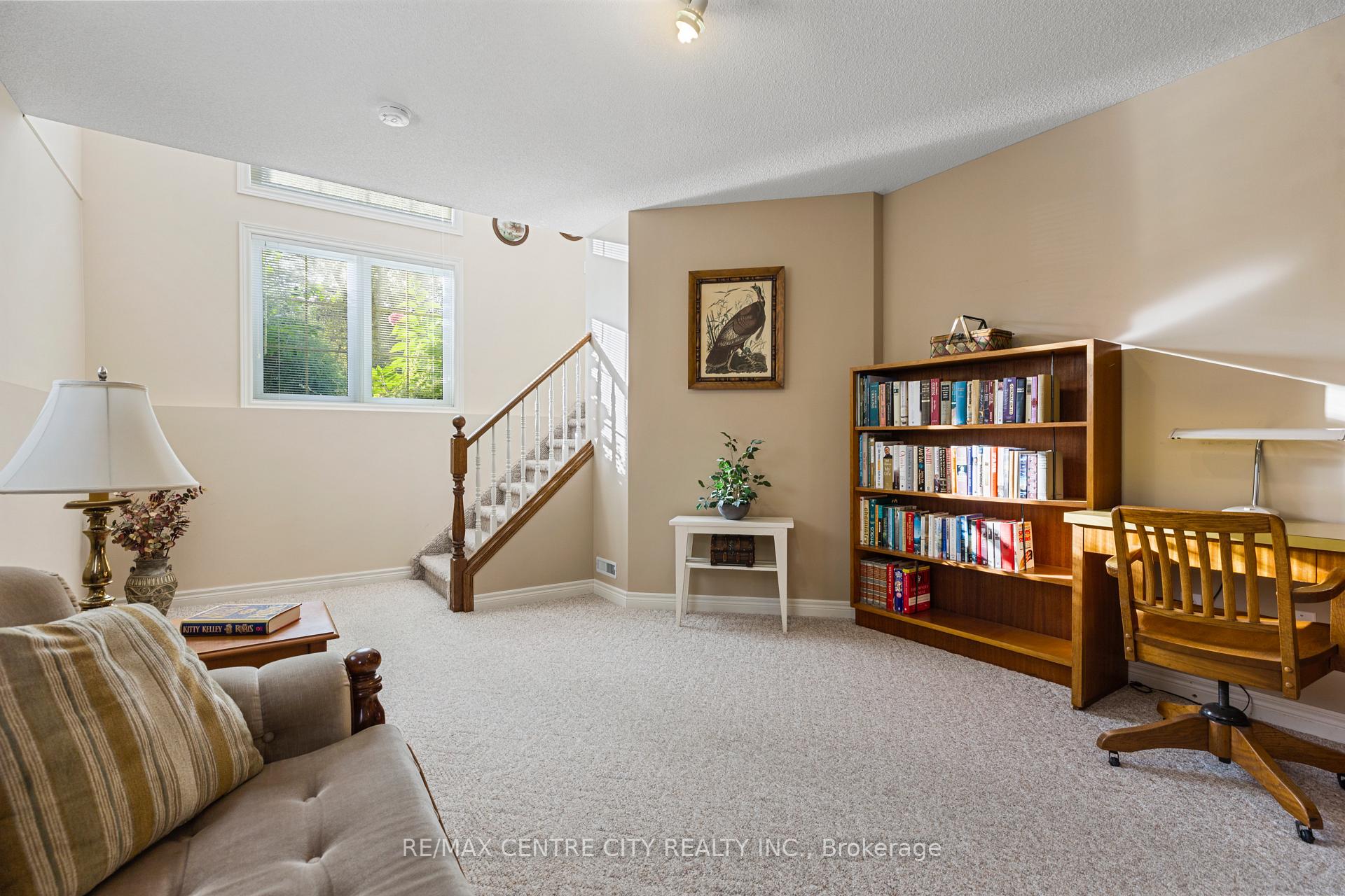 Photo 16 of 32 Symphony Court, Central Elgin, Lynhurst — HOMEH
