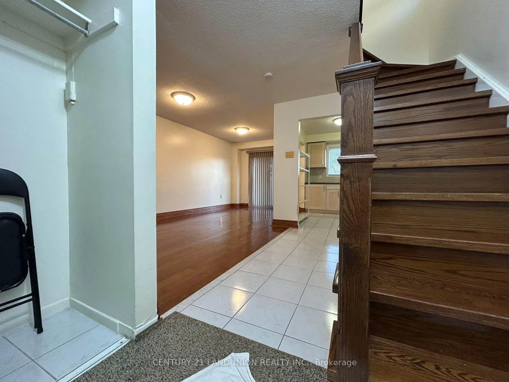 Photo 4 of 31 Miley Drive, Markham, Markville — HOMEH