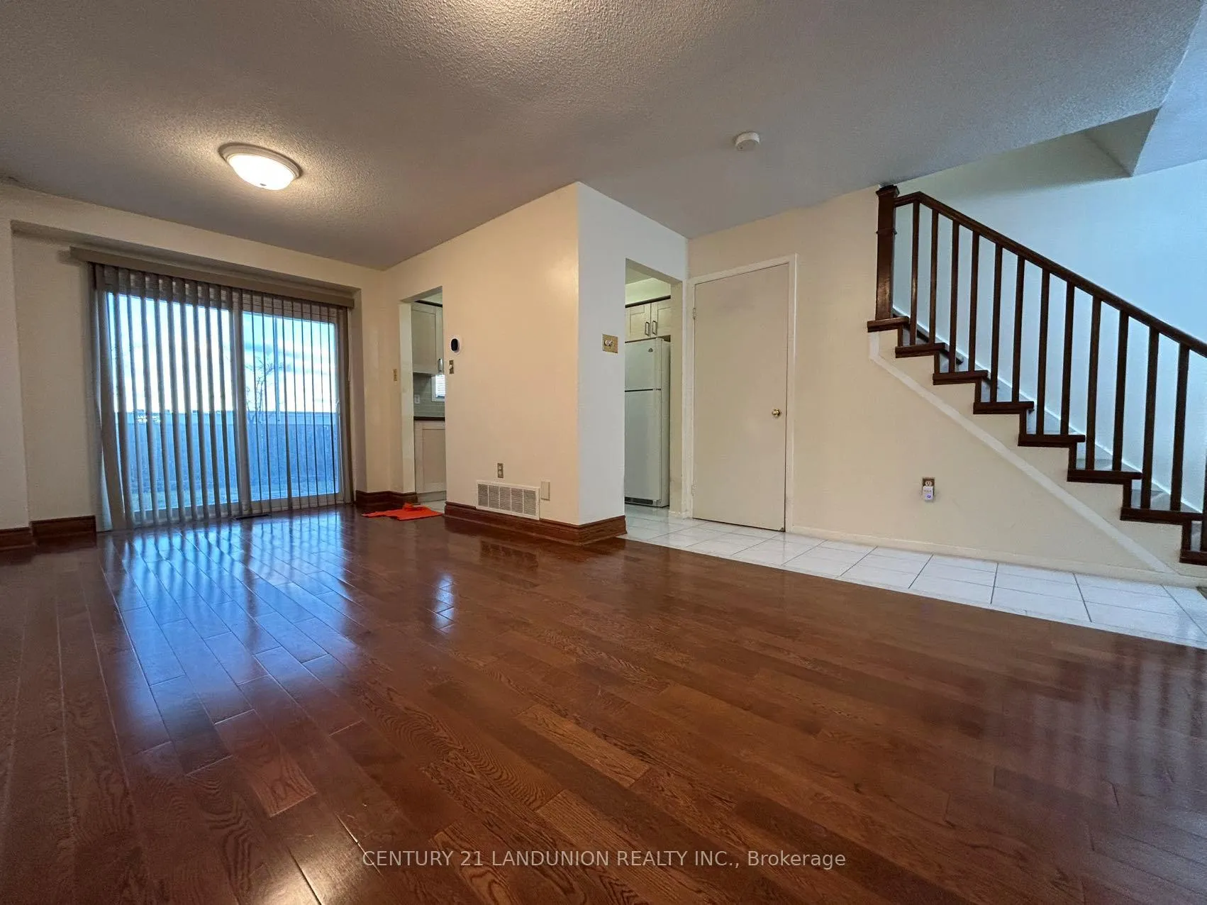 Photo 5 of 31 Miley Drive, Markham, Markville — HOMEH