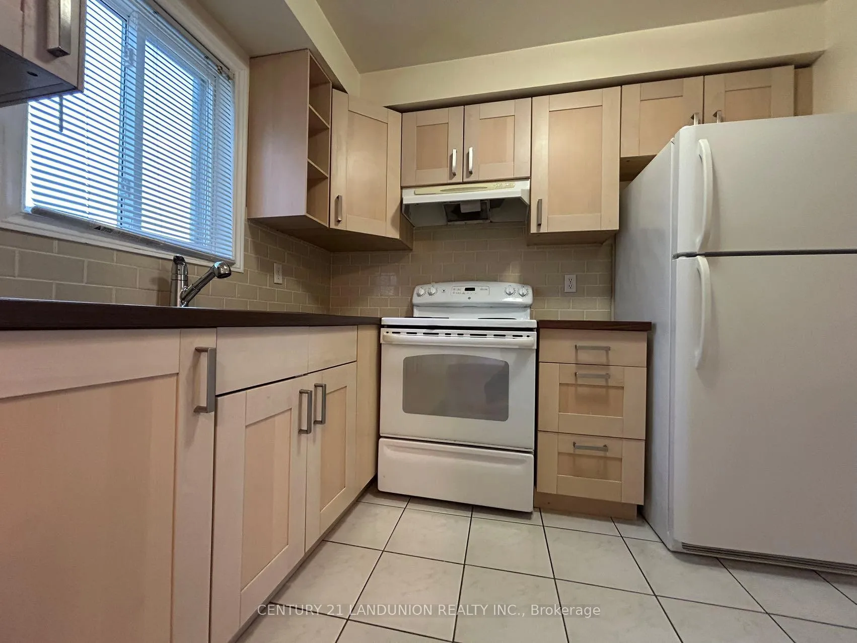Photo 8 of 31 Miley Drive, Markham, Markville — HOMEH