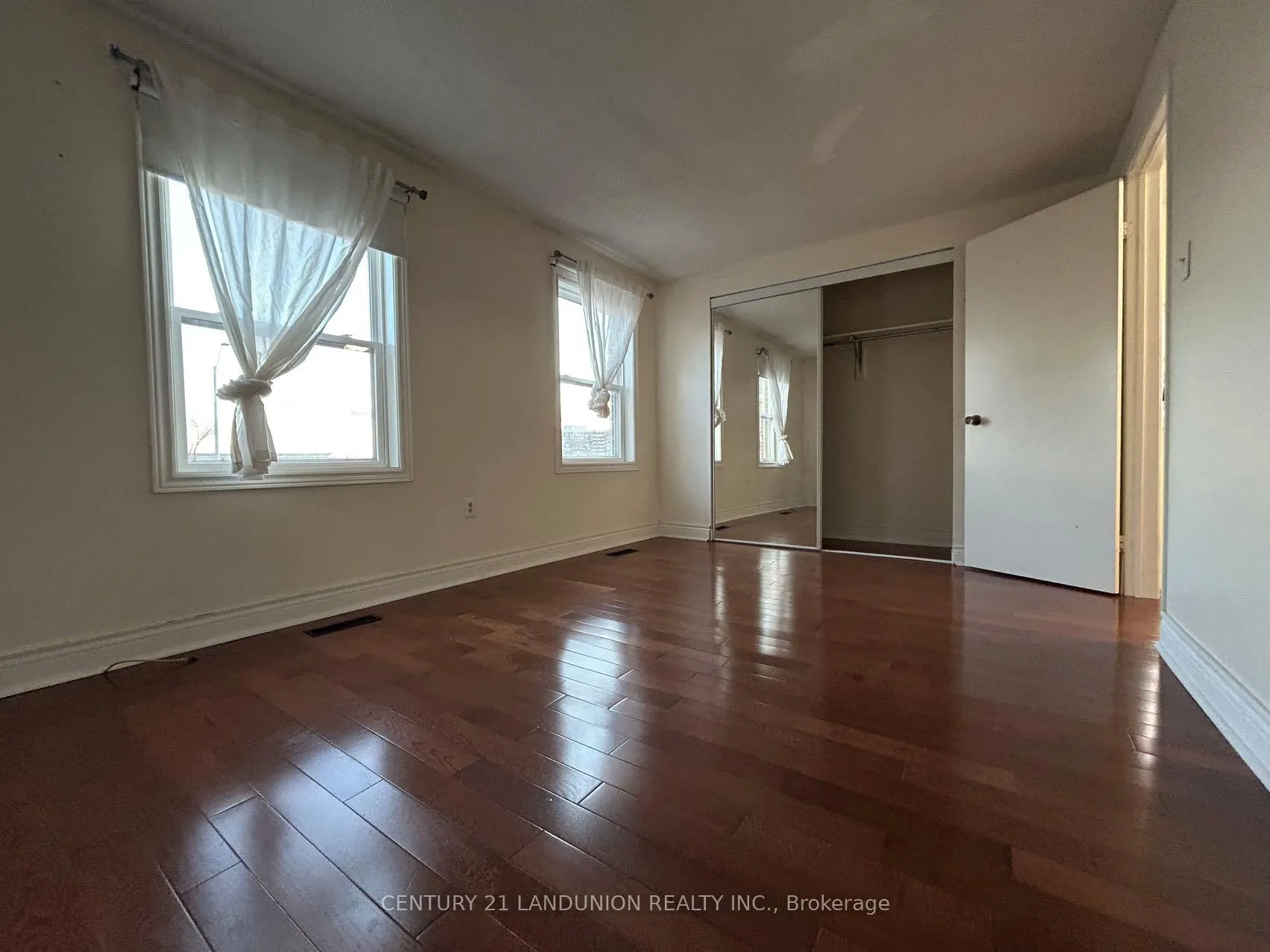 Photo 23 of 31 Miley Drive, Markham, Markville — HOMEH