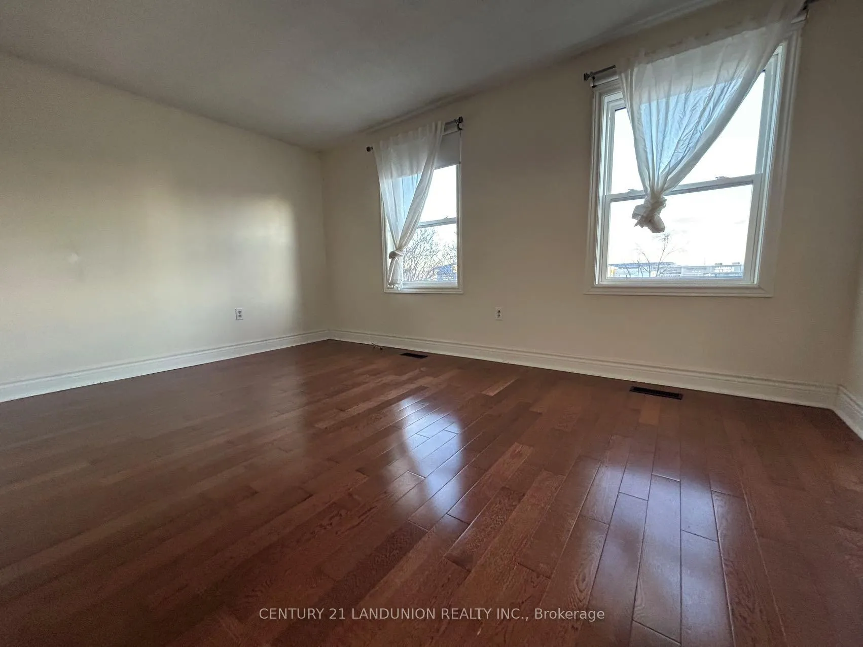 Photo 25 of 31 Miley Drive, Markham, Markville — HOMEH