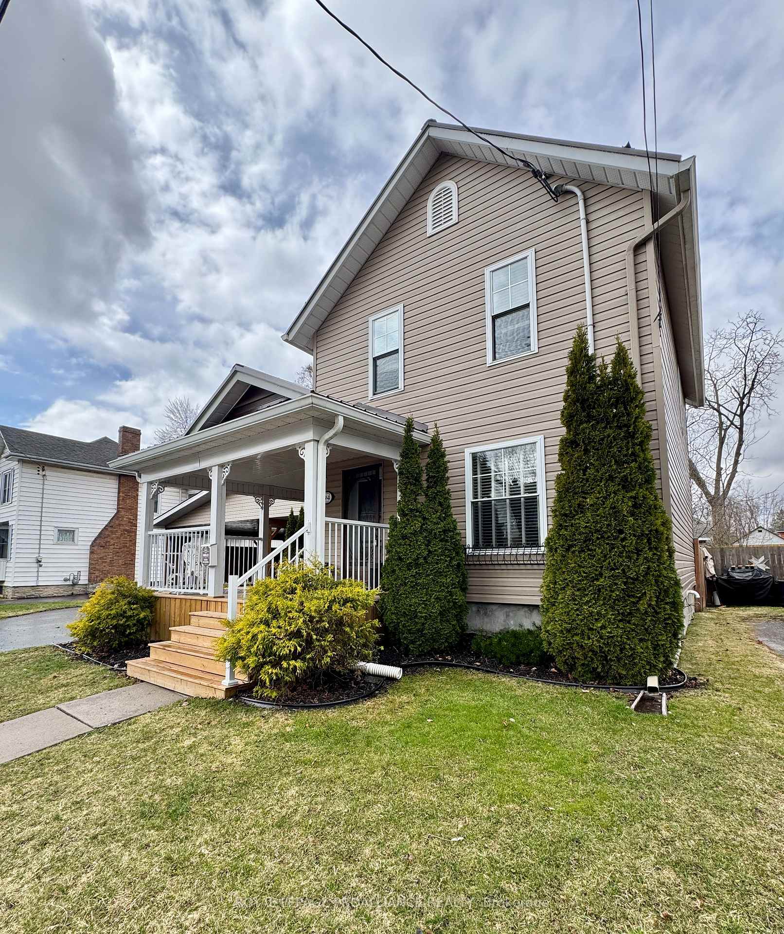 Photo 4 of 94 Chatham Street, Belleville, Belleville Ward — HOMEH