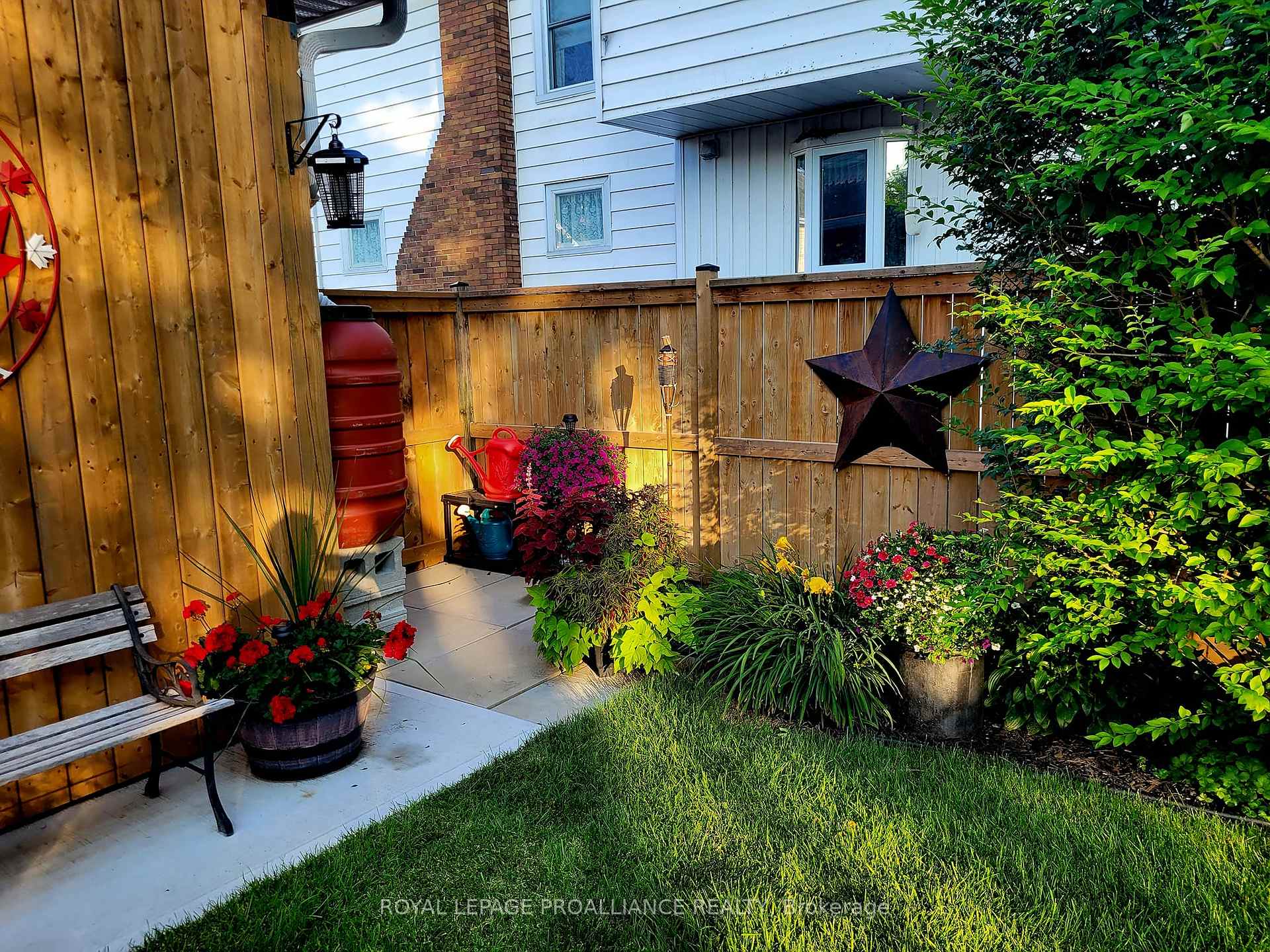 Photo 37 of 94 Chatham Street, Belleville, Belleville Ward — HOMEH