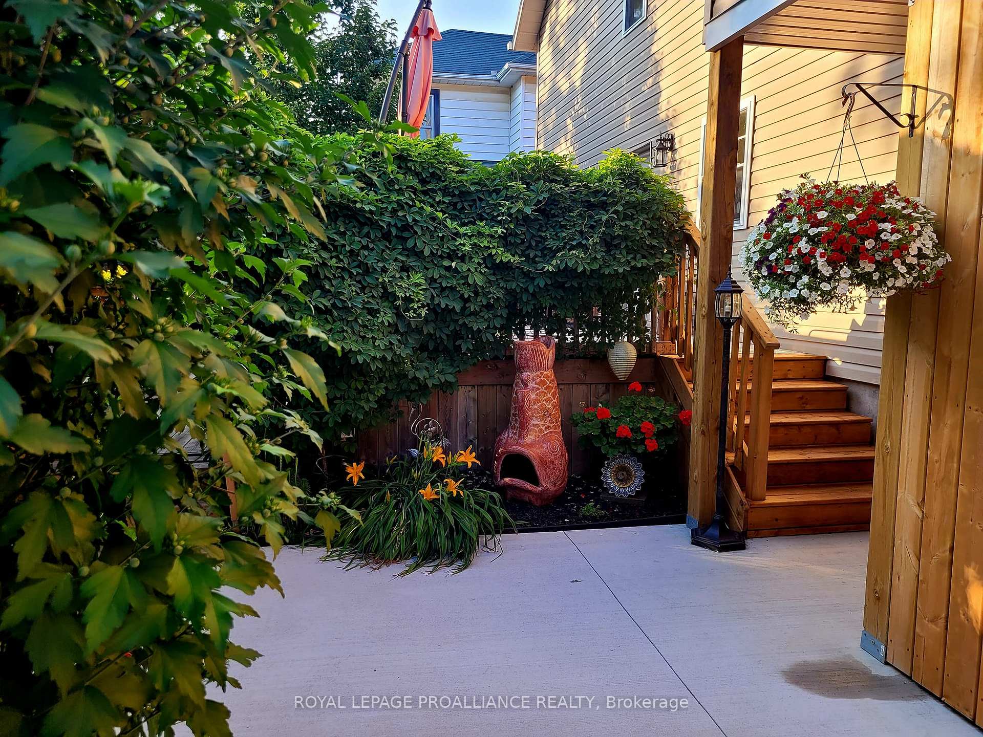 Photo 38 of 94 Chatham Street, Belleville, Belleville Ward — HOMEH