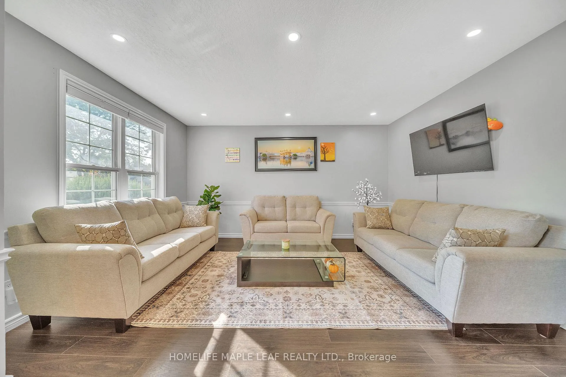 Photo 3 of 4 Lisa Court, Hamilton, Lawfield — HOMEH