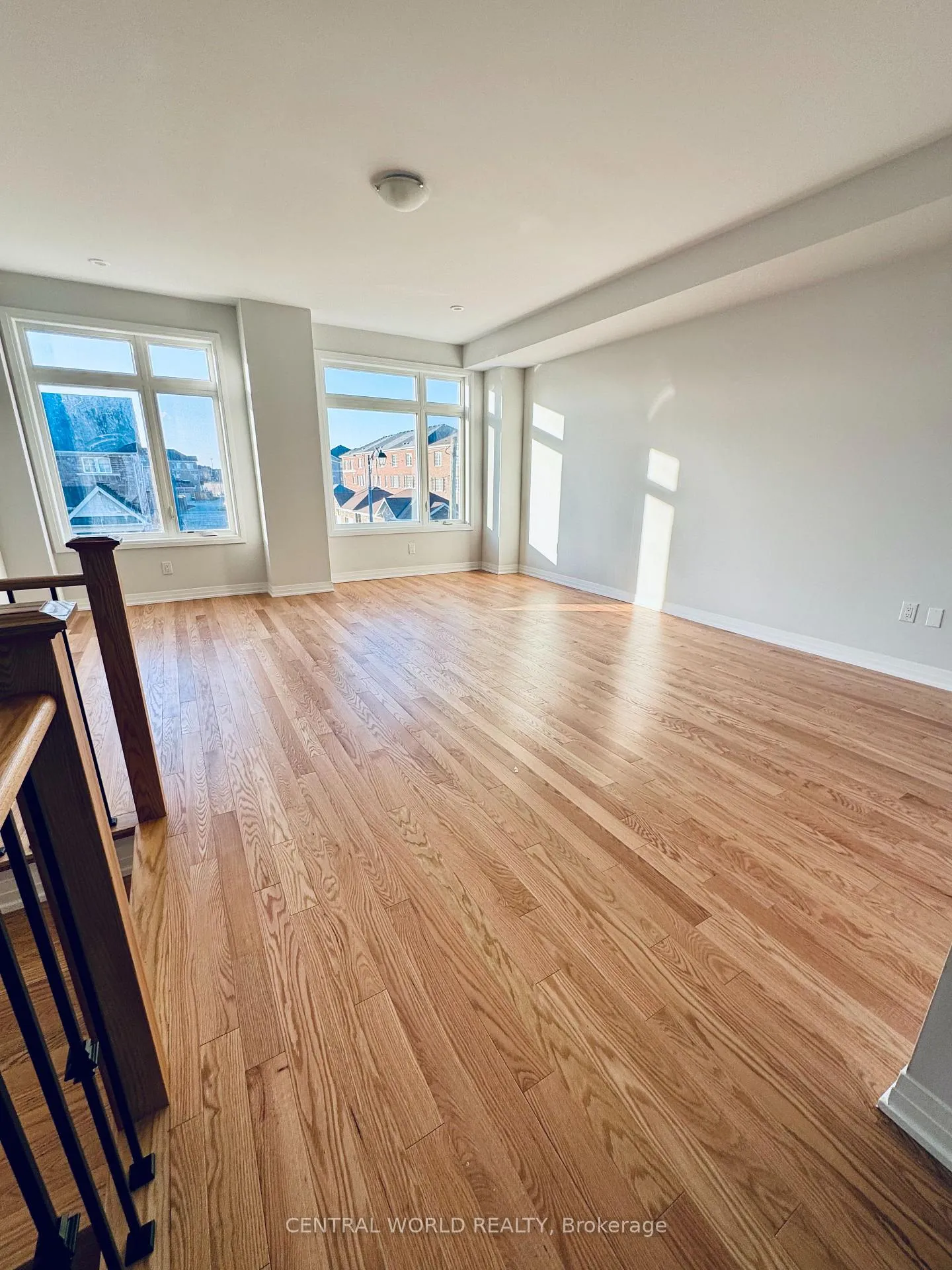 Photo 4 of 71 Rustle Woods Avenue, Markham, Cornell — HOMEH