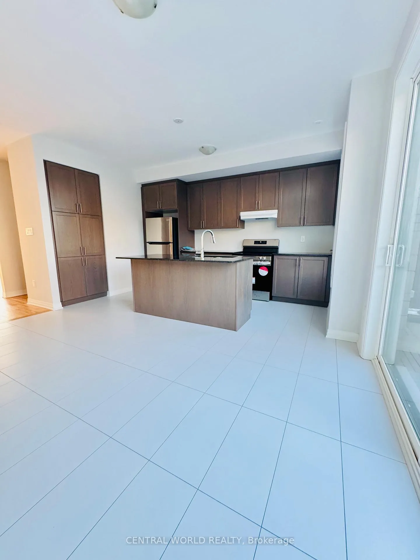 Photo 6 of 71 Rustle Woods Avenue, Markham, Cornell — HOMEH