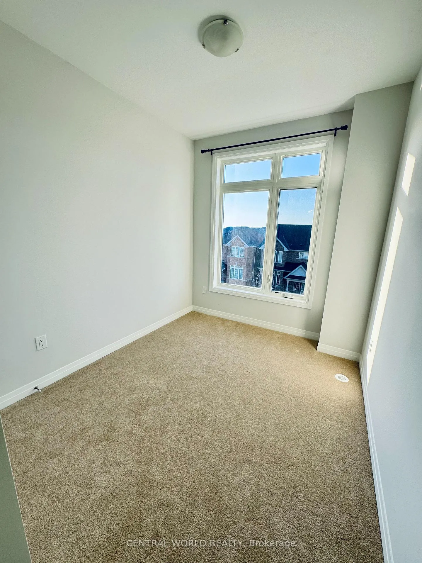 Photo 10 of 71 Rustle Woods Avenue, Markham, Cornell — HOMEH