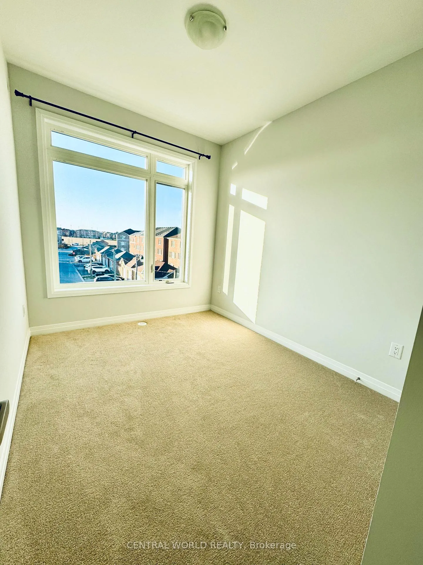 Photo 11 of 71 Rustle Woods Avenue, Markham, Cornell — HOMEH