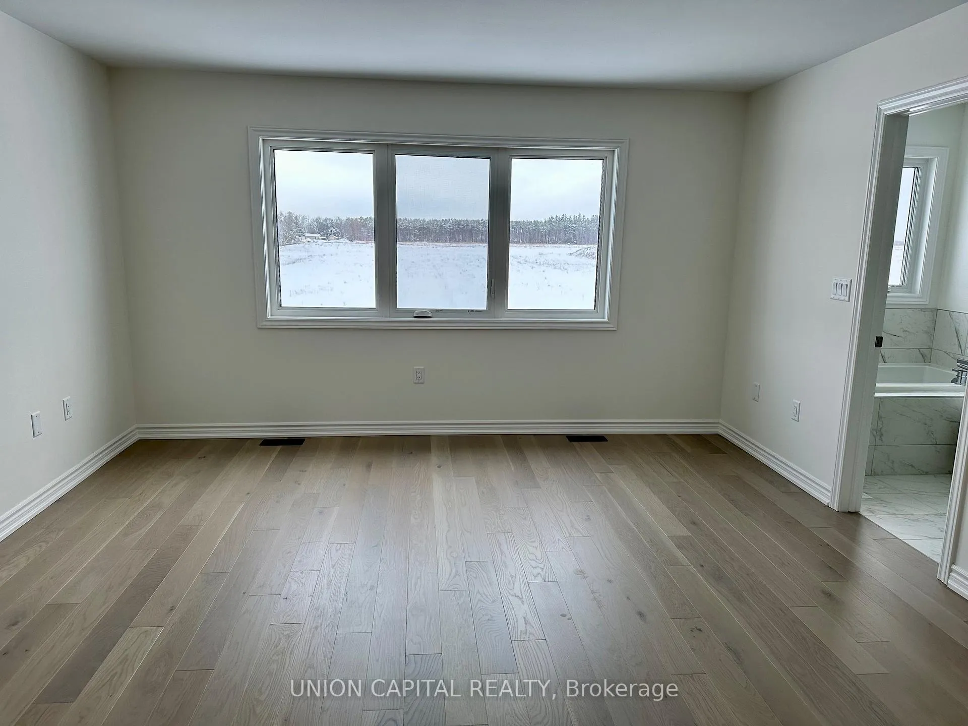 Photo 5 of 25 Greer Street, Barrie, Painswick South — HOMEH