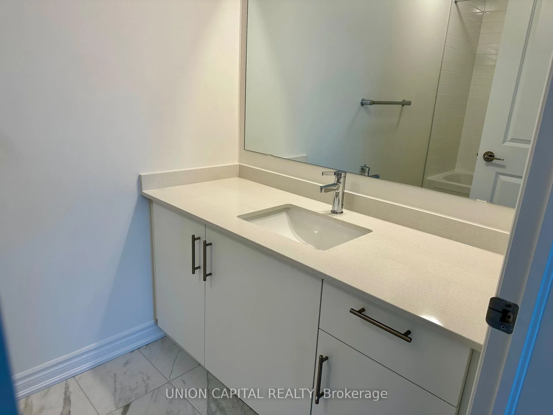Photo 7 of 25 Greer Street, Barrie, Painswick South — HOMEH