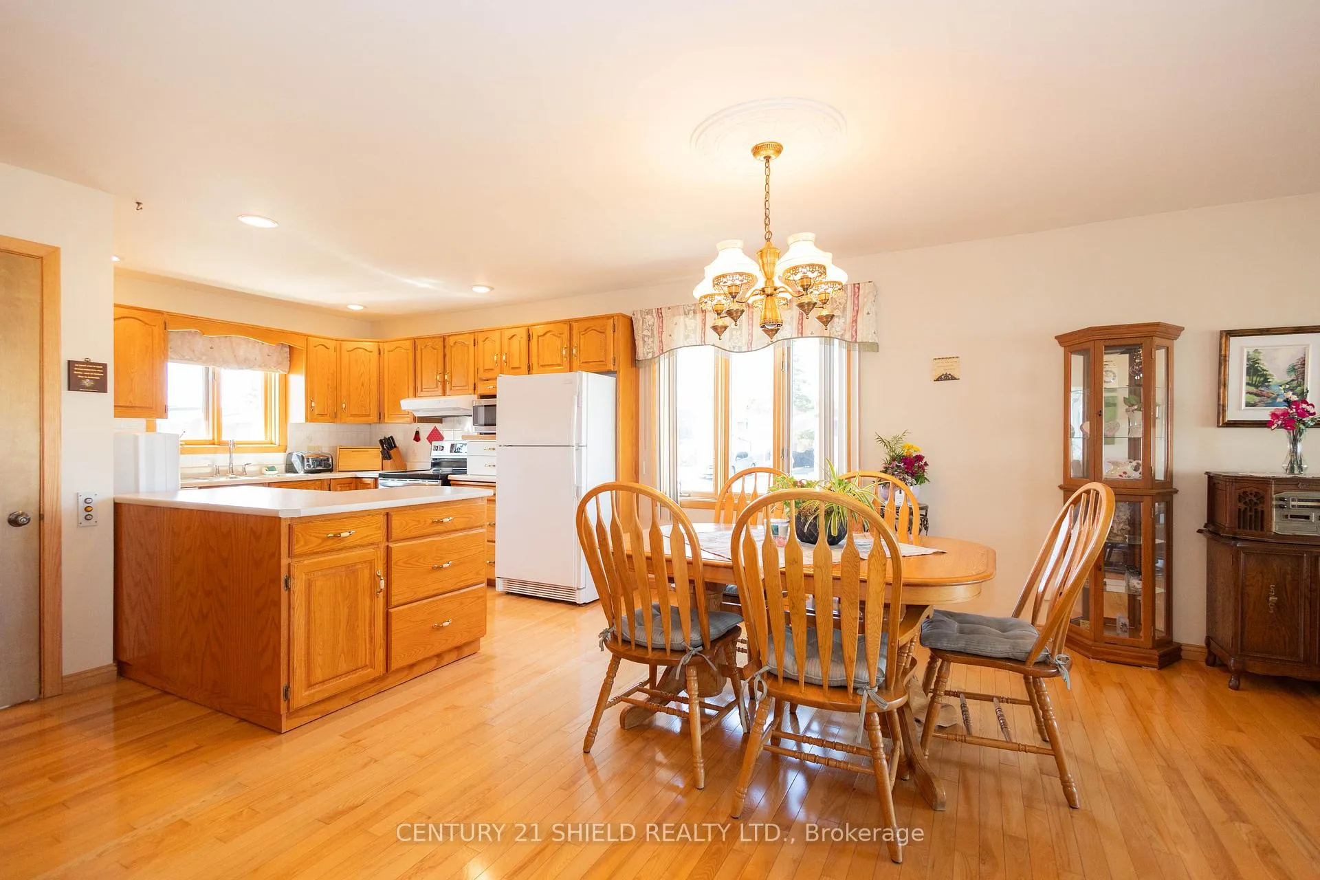 Photo 11 of 247 15th St. W Street, Cornwall — HOMEH