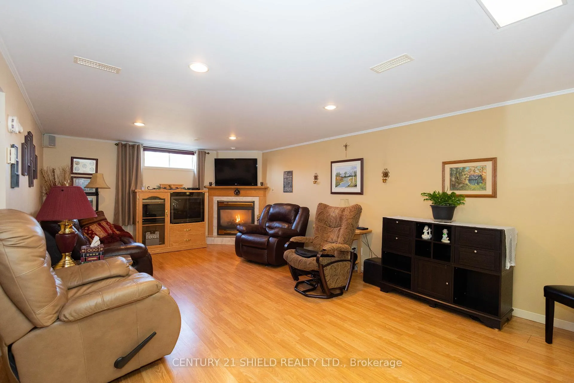Photo 24 of 247 15th St. W Street, Cornwall — HOMEH