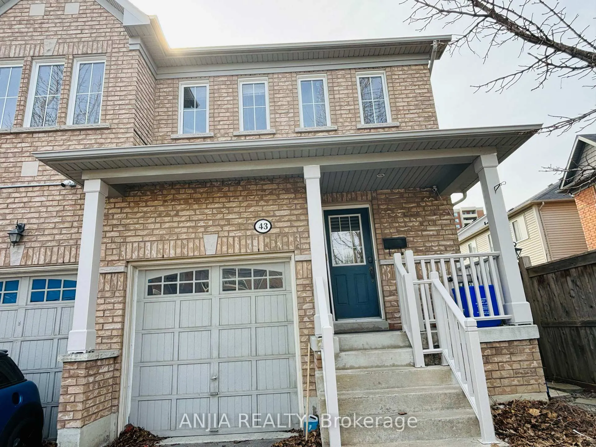 Photo 1 of 43 Aldonschool Court, Ajax, South East — HOMEH