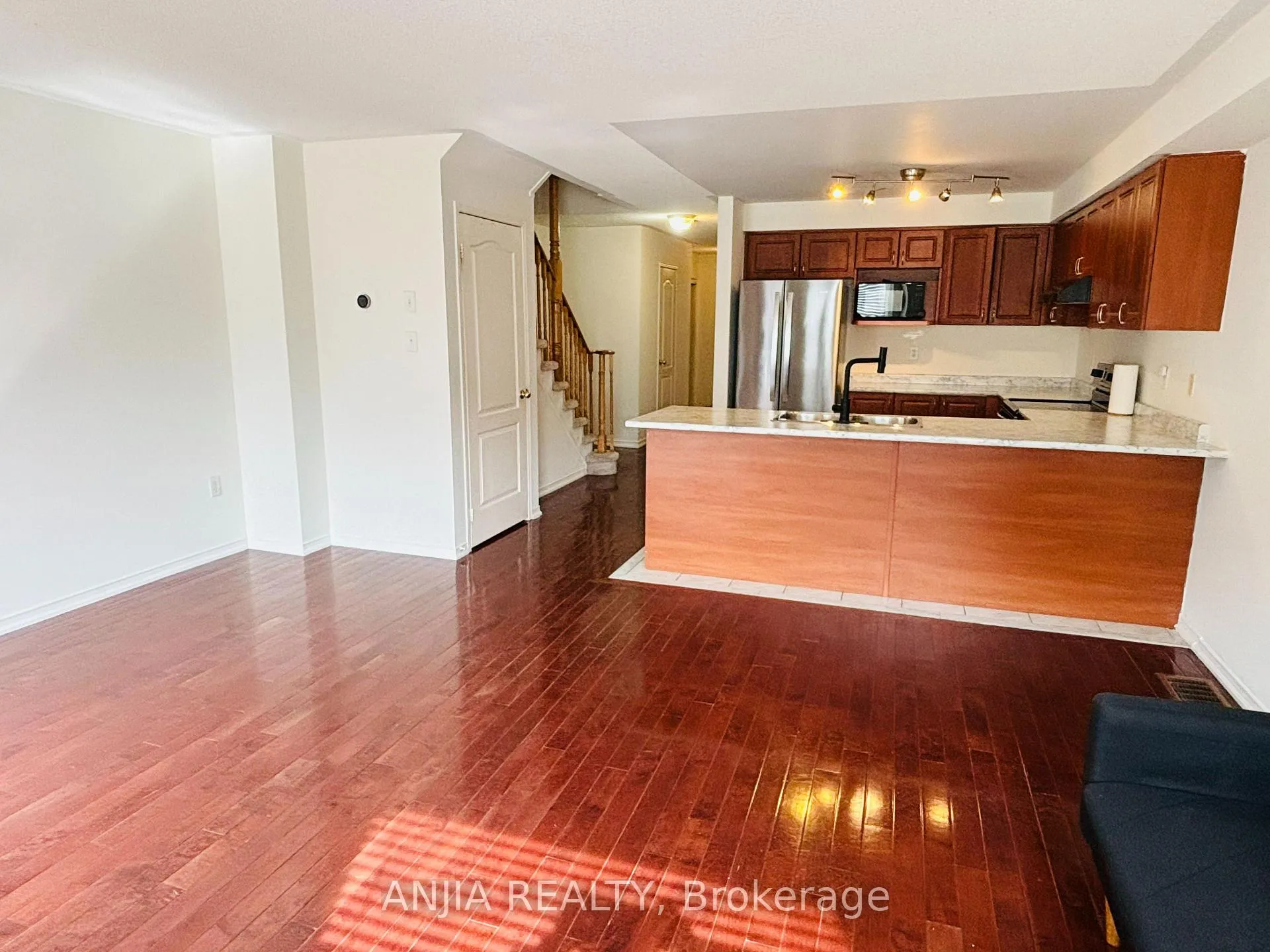 Photo 2 of 43 Aldonschool Court, Ajax, South East — HOMEH