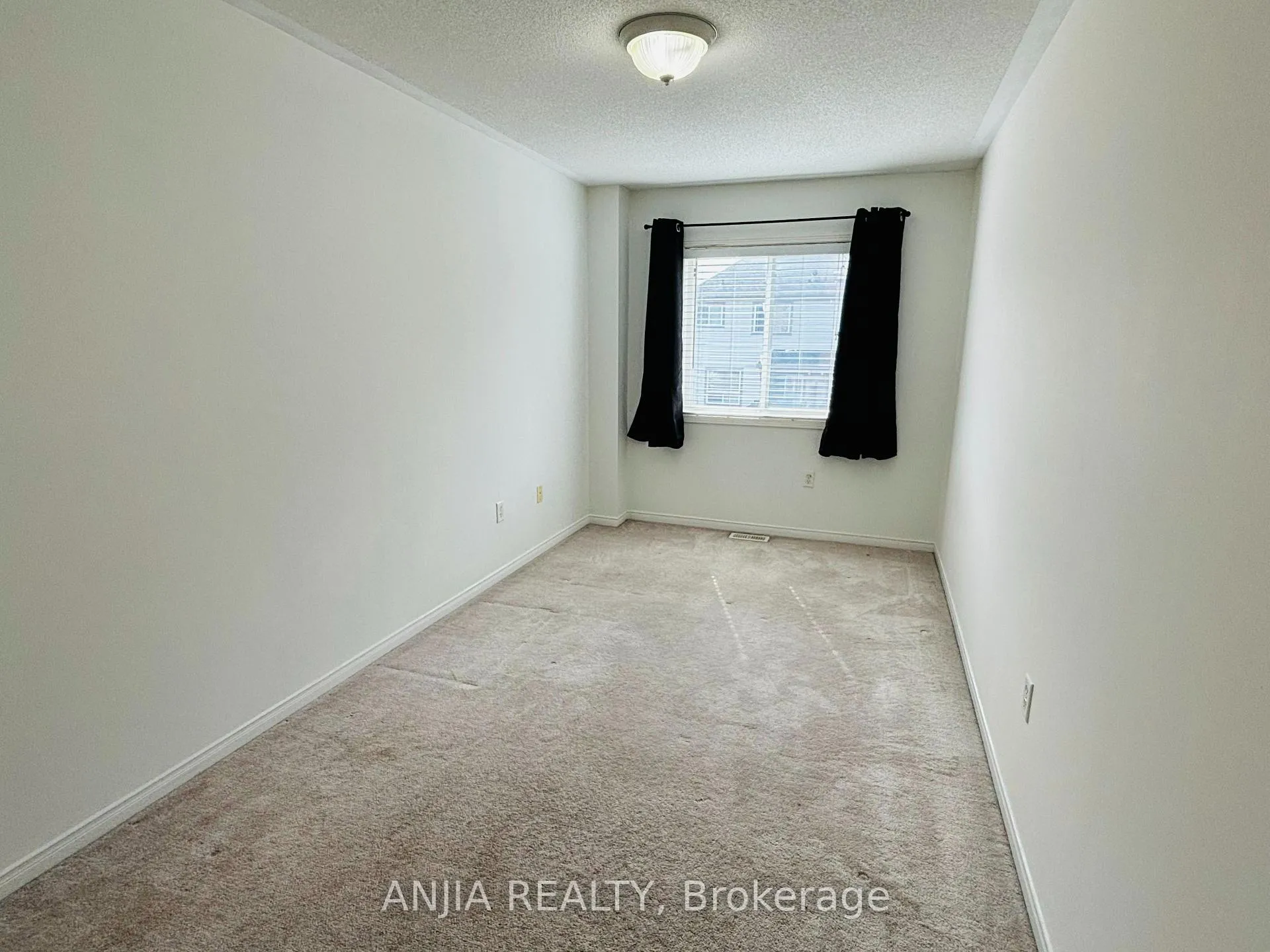 Photo 7 of 43 Aldonschool Court, Ajax, South East — HOMEH