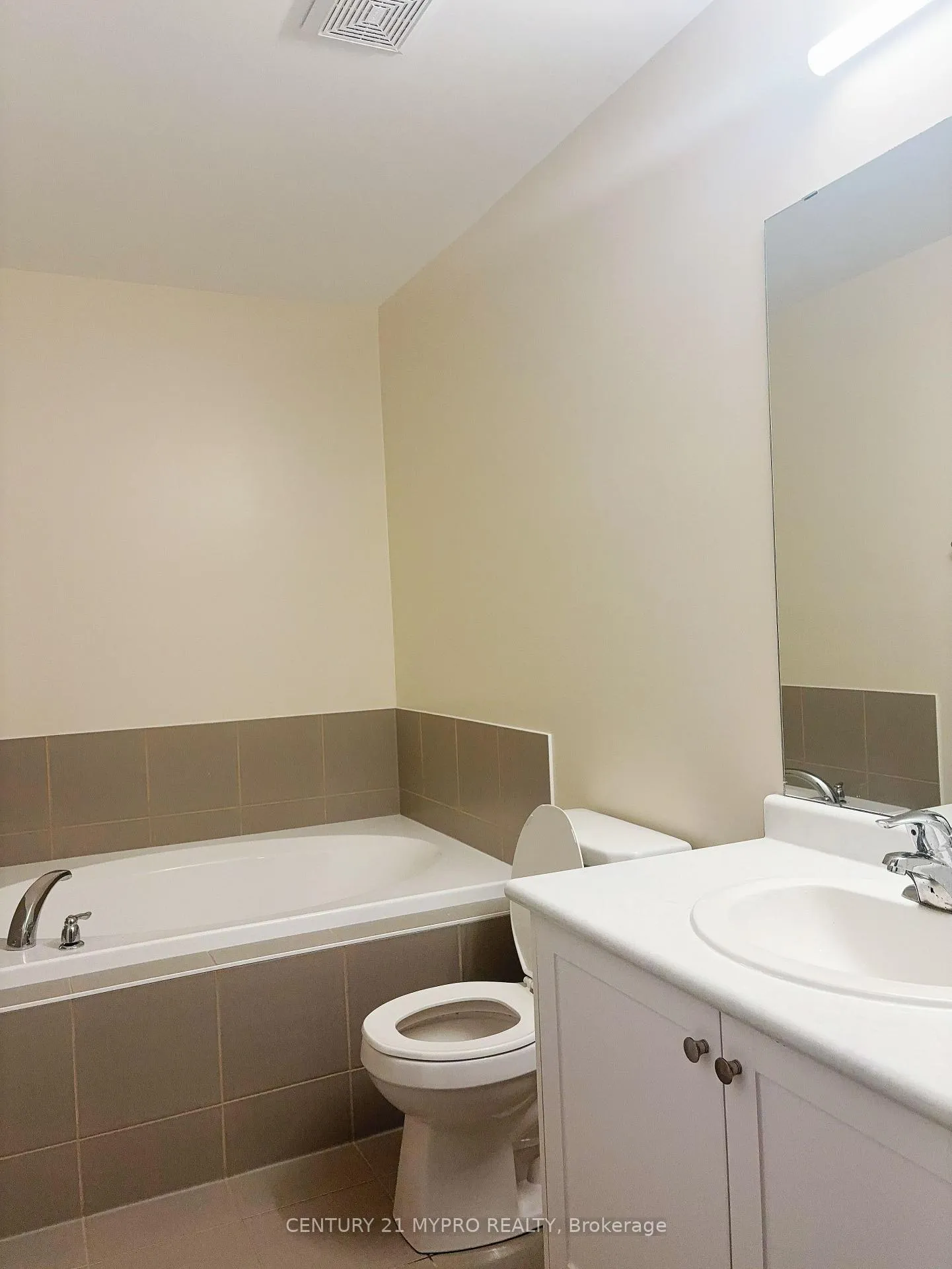 Photo 7 of 111 Staglin Court, Markham, Cathedraltown — HOMEH