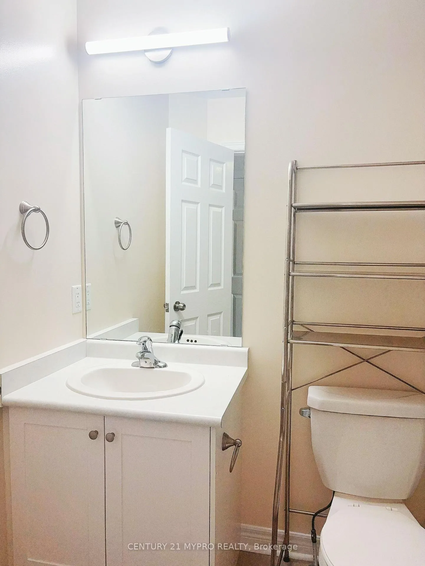 Photo 8 of 111 Staglin Court, Markham, Cathedraltown — HOMEH