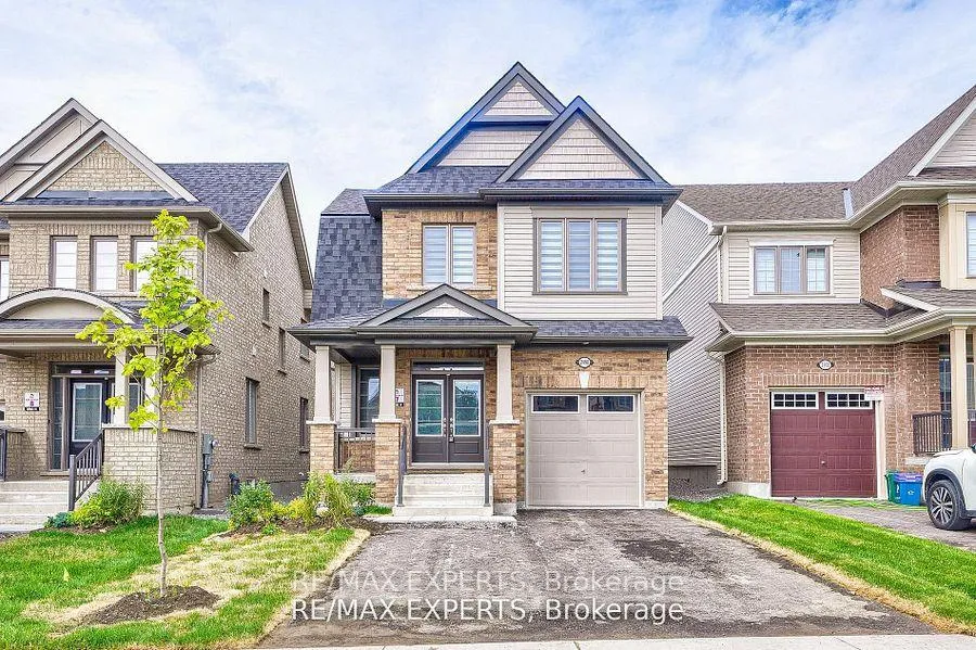 Front of 2498 Kentucky Derby Way