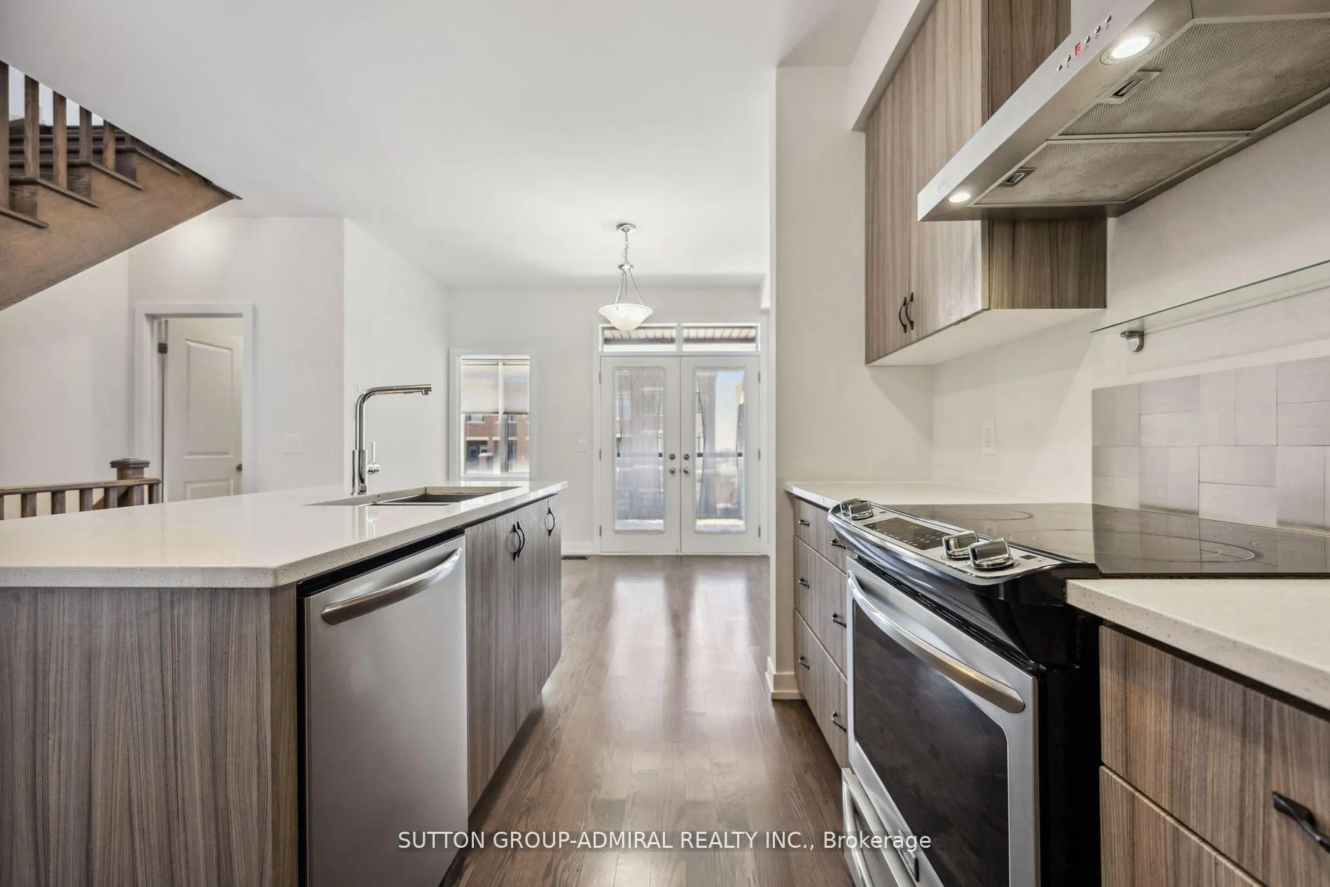 Photo 10 of 84 Glenngarry Crescent, Vaughan, Maple — HOMEH