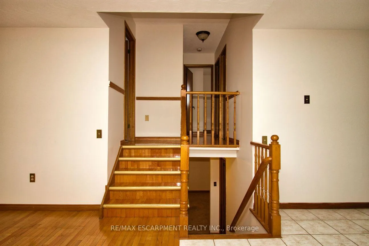 Photo 6 of 31 Carriagegate Drive, Hamilton, Thorner — HOMEH