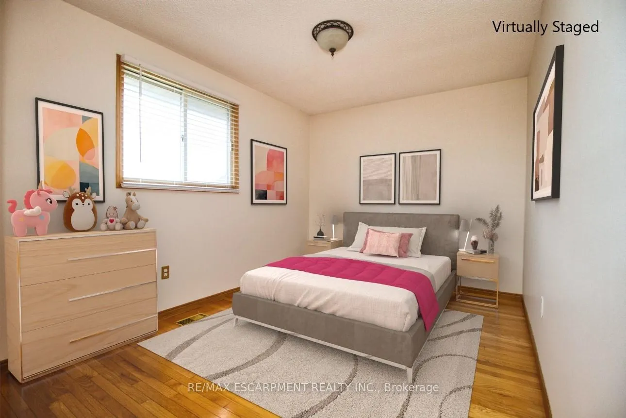 Photo 9 of 31 Carriagegate Drive, Hamilton, Thorner — HOMEH