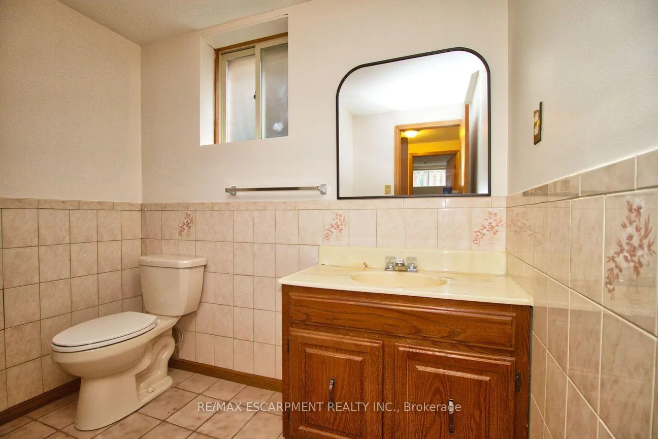 Photo 14 of 31 Carriagegate Drive, Hamilton, Thorner — HOMEH
