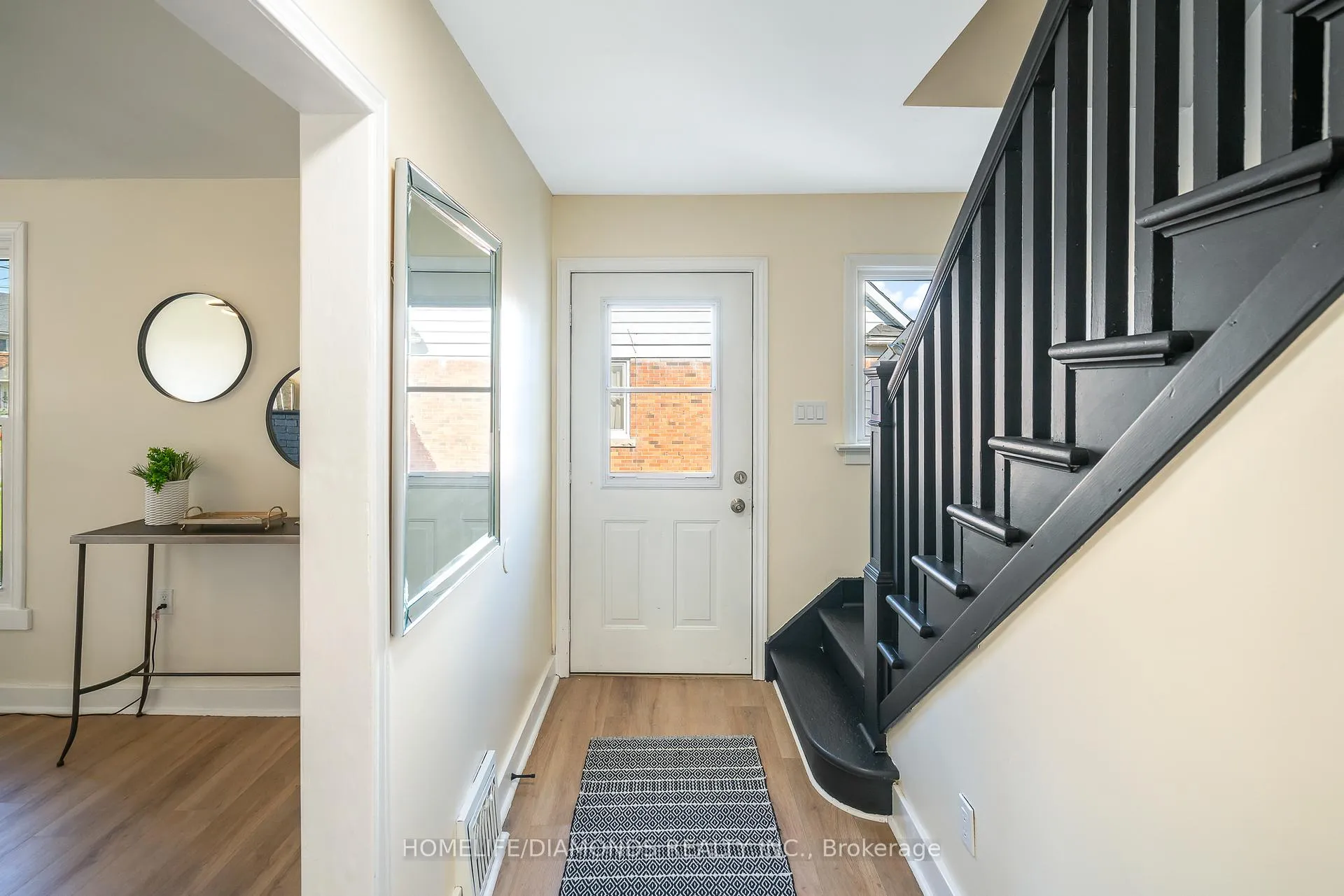 Photo 5 of 5782 Byng Avenue, Niagara Falls, Hospital — HOMEH