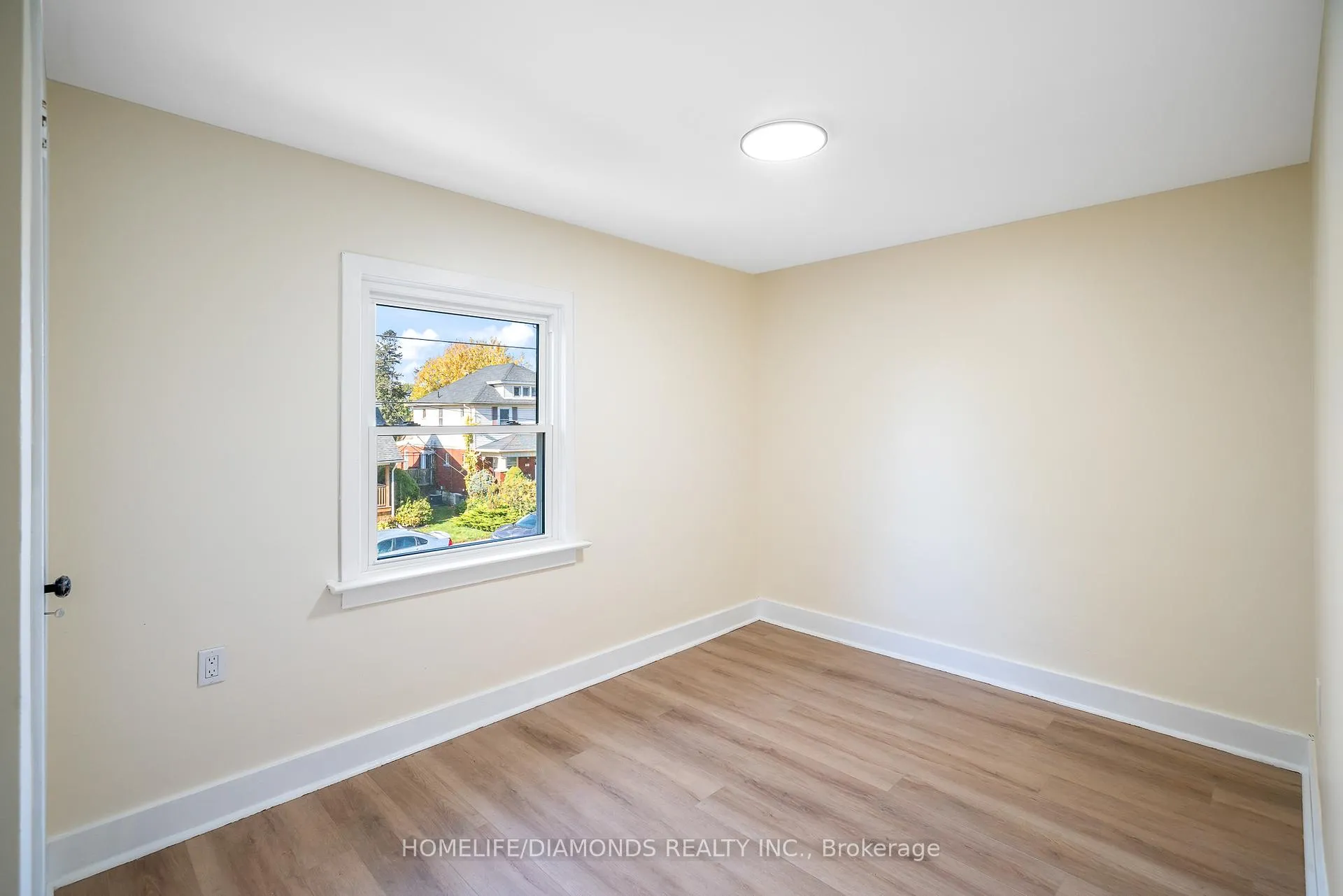 Photo 20 of 5782 Byng Avenue, Niagara Falls, Hospital — HOMEH