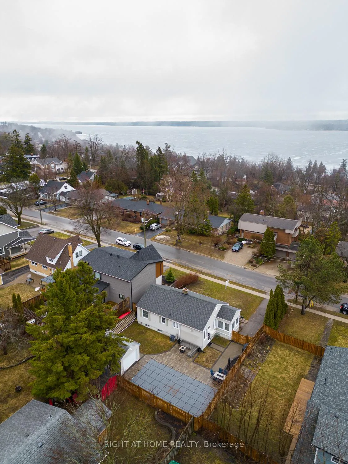 Photo 2 of 52 Highland Avenue, Barrie, Codrington — HOMEH