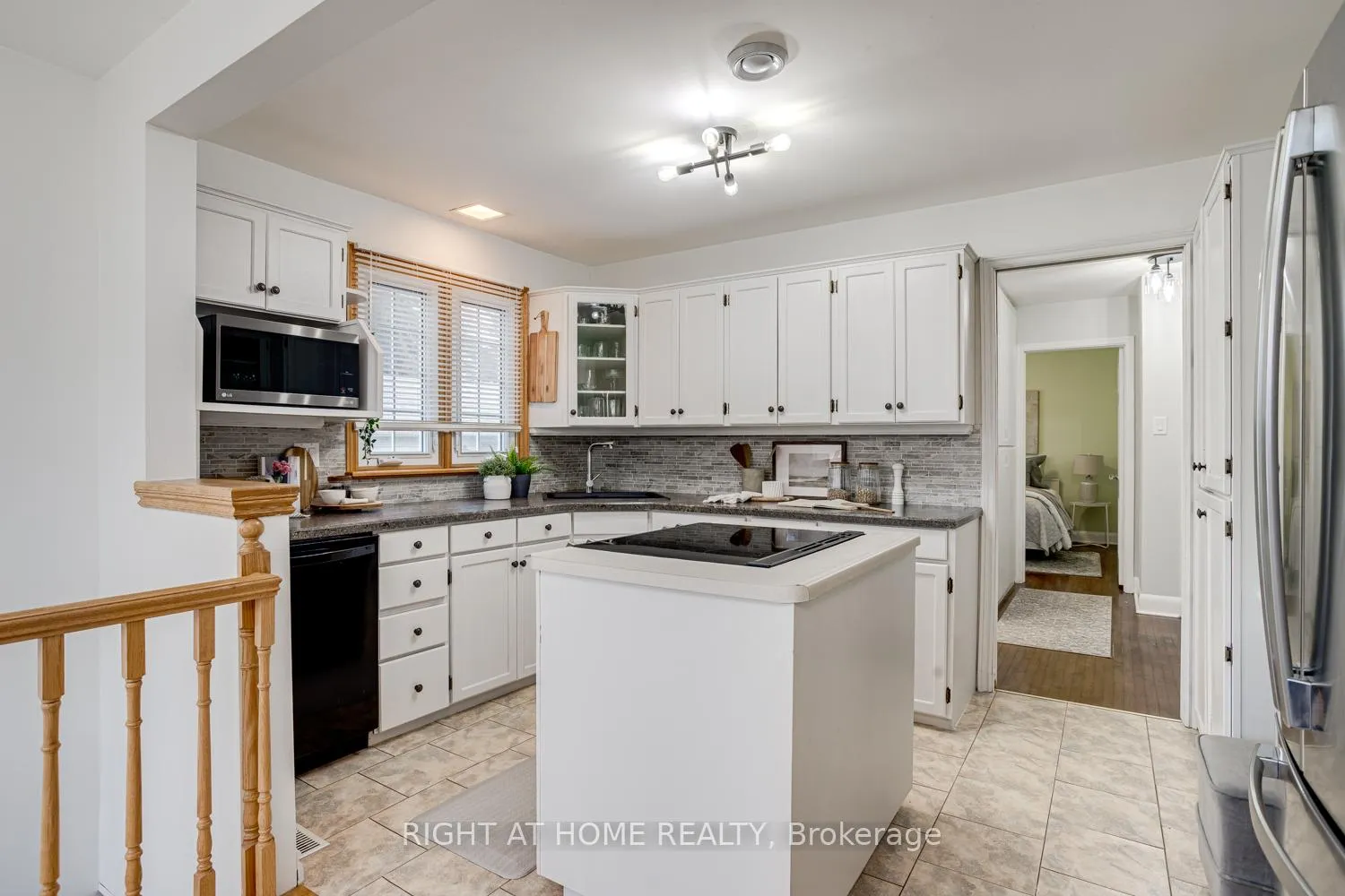 Photo 9 of 52 Highland Avenue, Barrie, Codrington — HOMEH