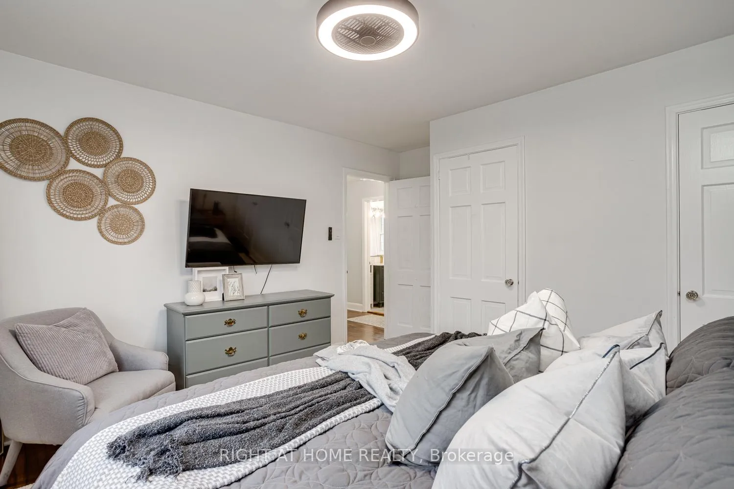 Photo 18 of 52 Highland Avenue, Barrie, Codrington — HOMEH