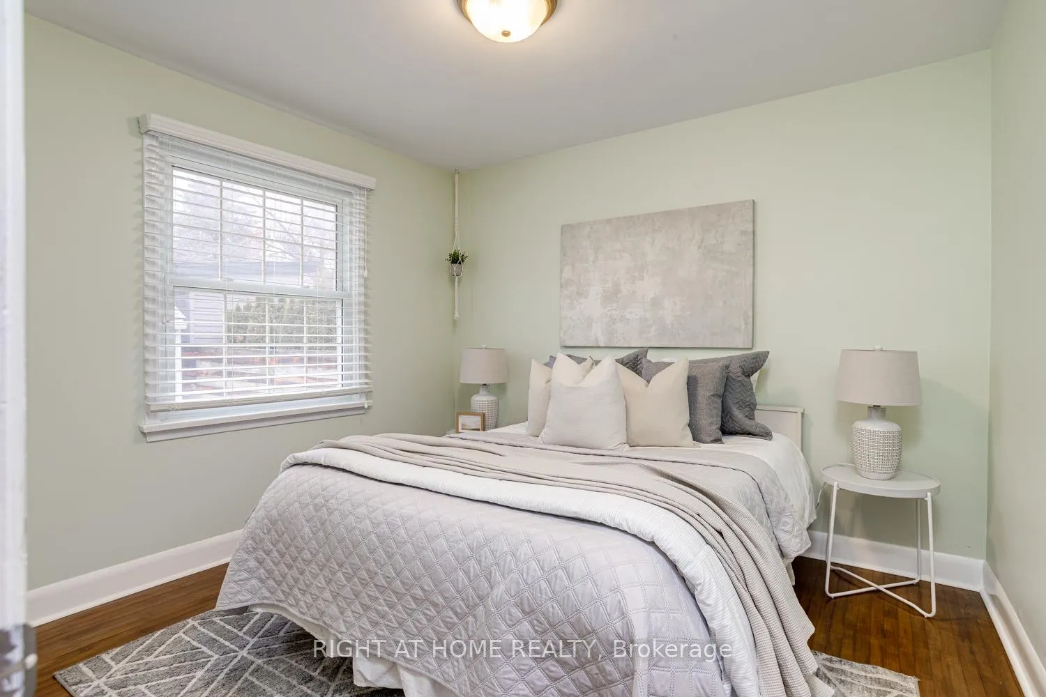 Photo 20 of 52 Highland Avenue, Barrie, Codrington — HOMEH