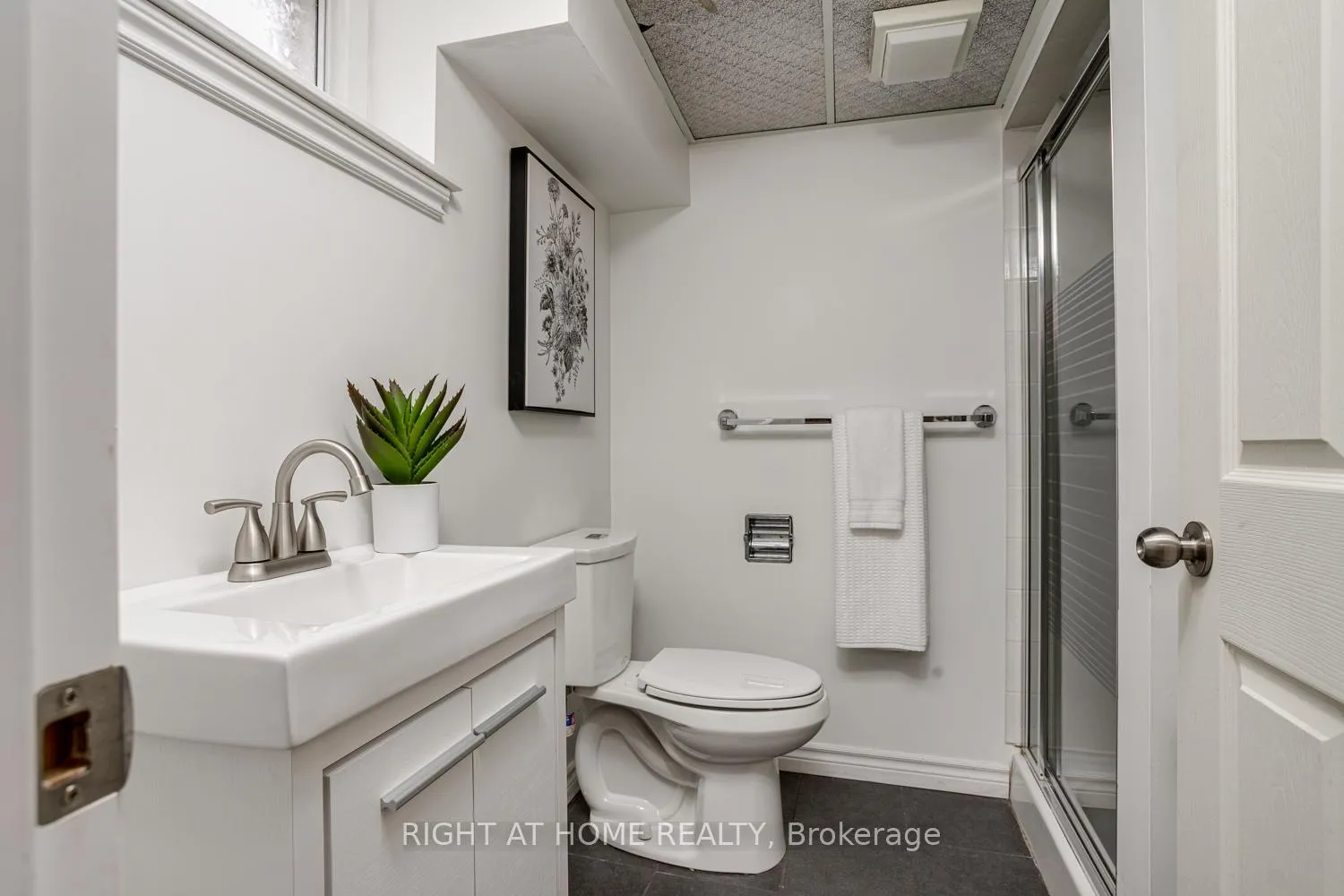 Photo 27 of 52 Highland Avenue, Barrie, Codrington — HOMEH