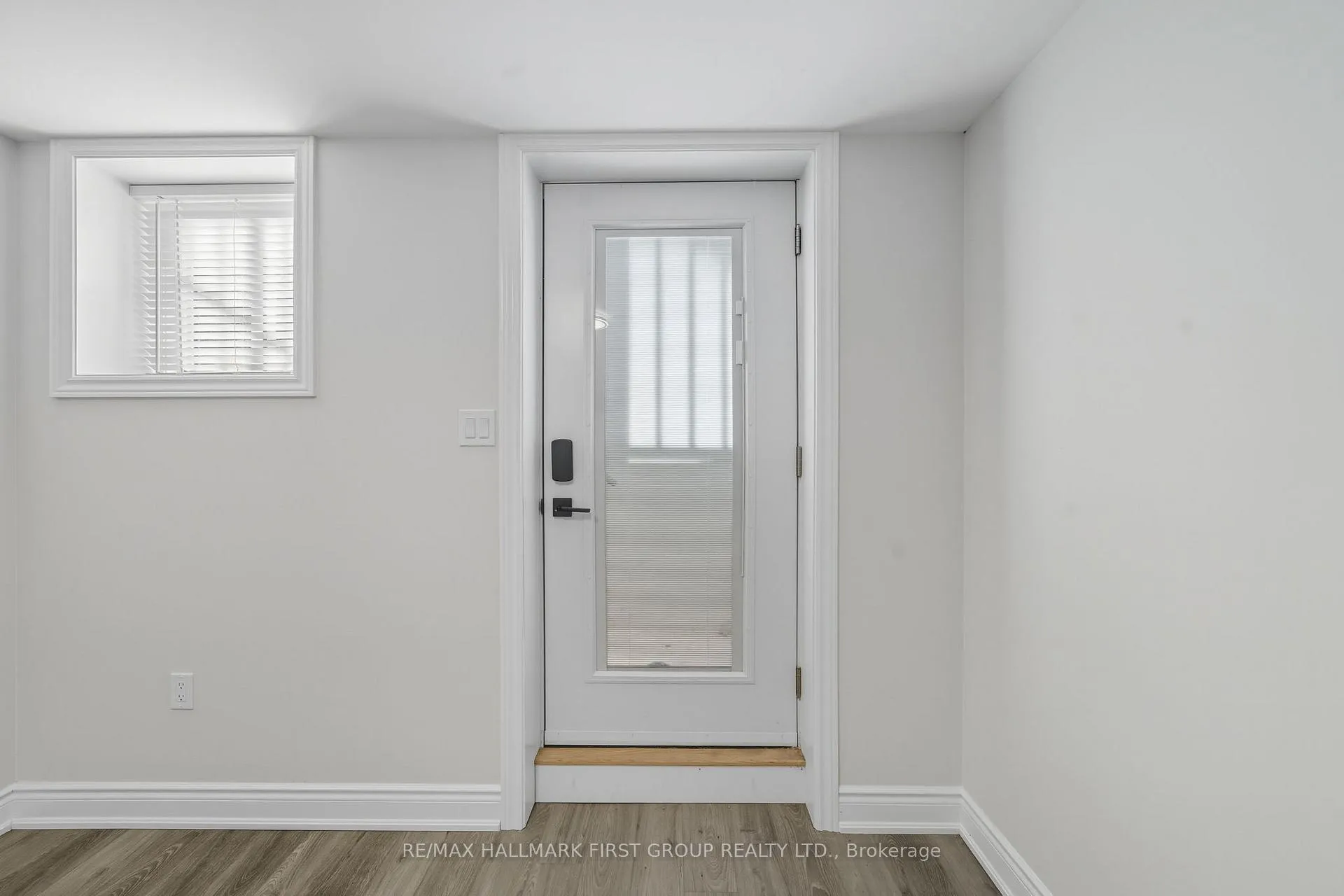 Photo 7 of 126 Buyson Crescent, Clarington, Courtice — HOMEH