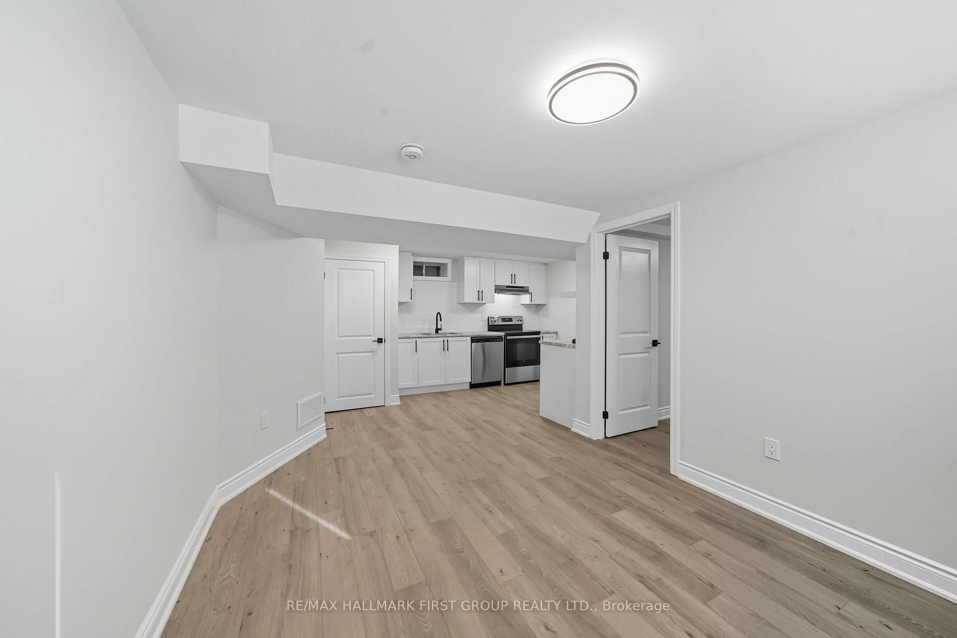 Photo 8 of 126 Buyson Crescent, Clarington, Courtice — HOMEH