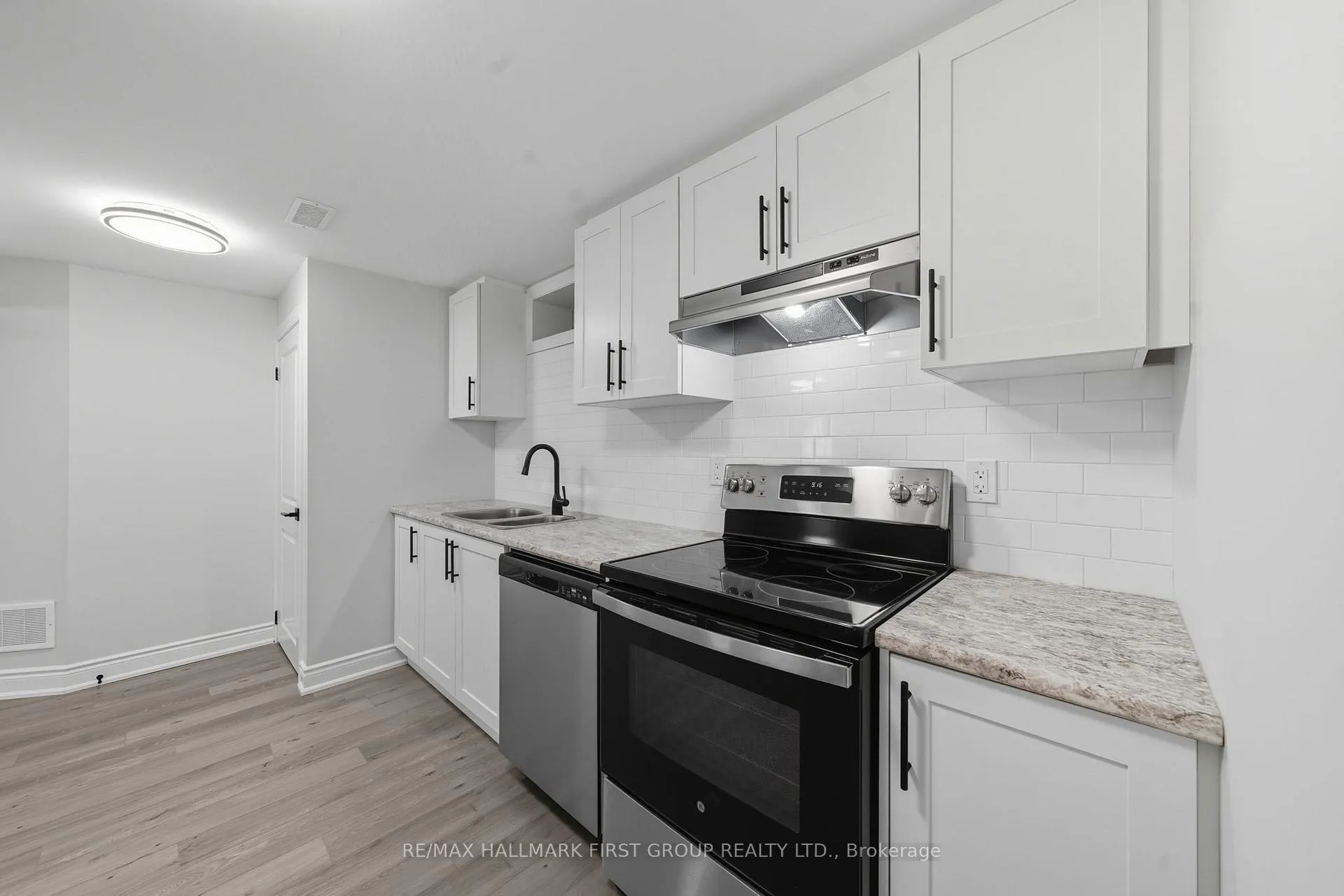 Photo 12 of 126 Buyson Crescent, Clarington, Courtice — HOMEH