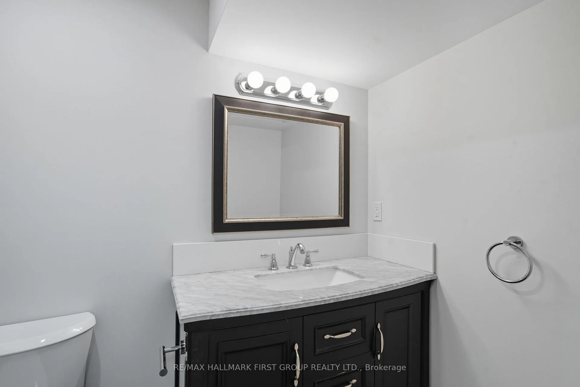 Photo 16 of 126 Buyson Crescent, Clarington, Courtice — HOMEH