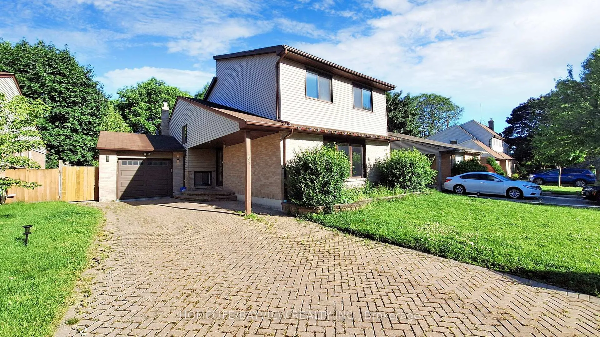 Photo 3 of 54 Nisbet Drive, Aurora, Aurora Highlands — HOMEH