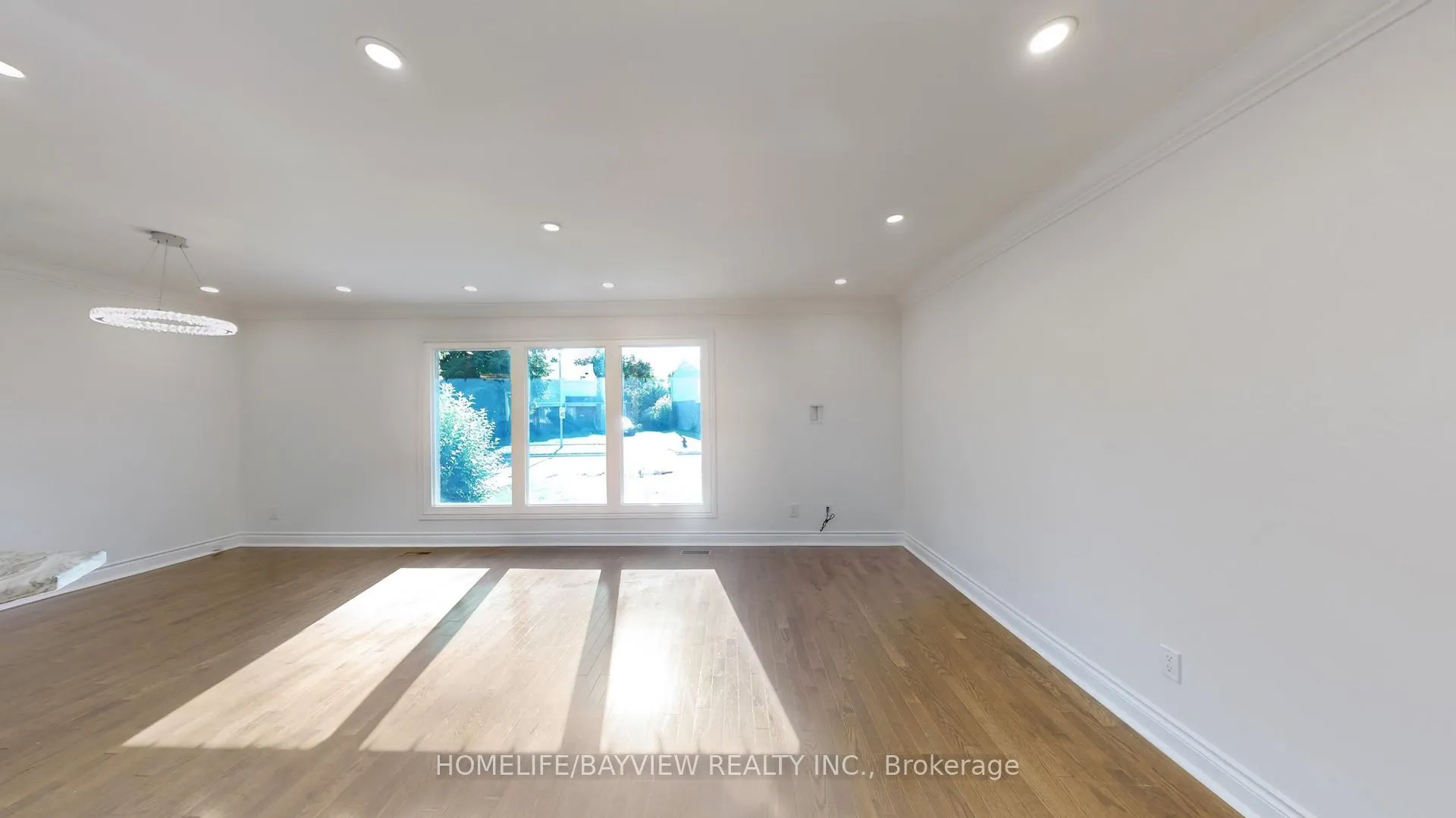 Photo 5 of 54 Nisbet Drive, Aurora, Aurora Highlands — HOMEH