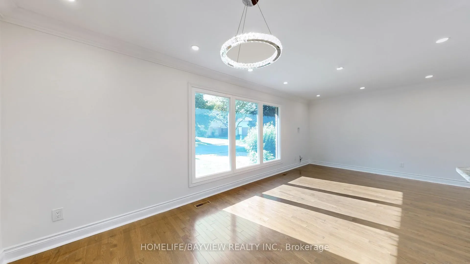 Photo 6 of 54 Nisbet Drive, Aurora, Aurora Highlands — HOMEH