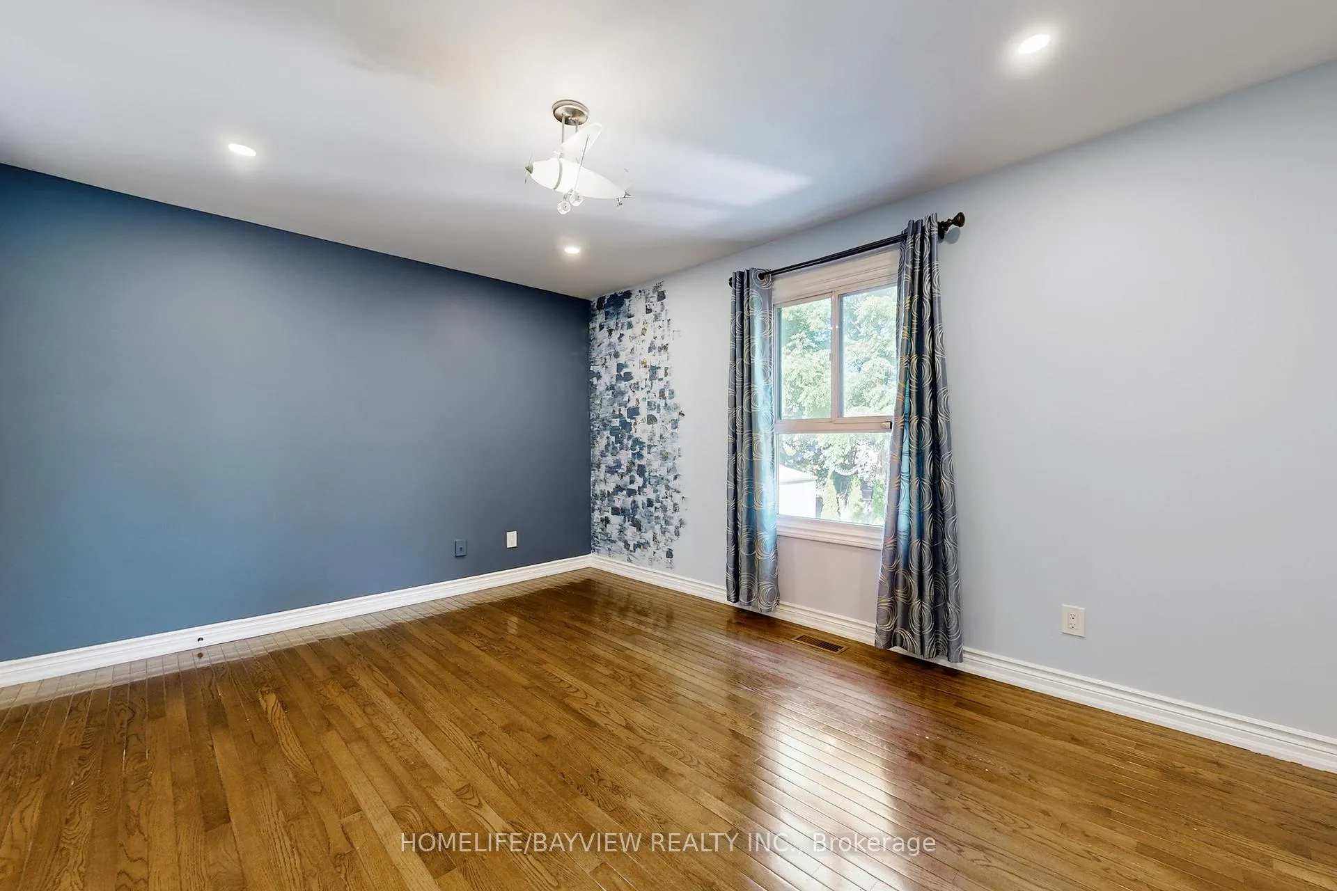 Photo 18 of 54 Nisbet Drive, Aurora, Aurora Highlands — HOMEH