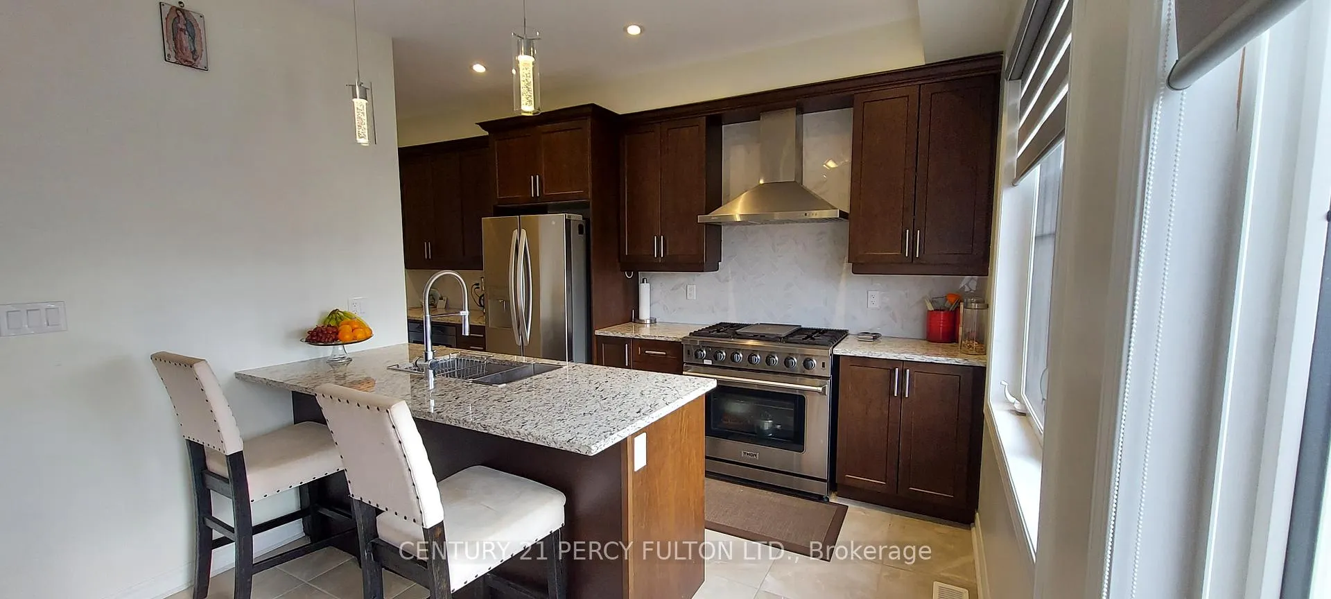 Photo 4 of 827 Atwater Path, Oshawa, Lakeview — HOMEH