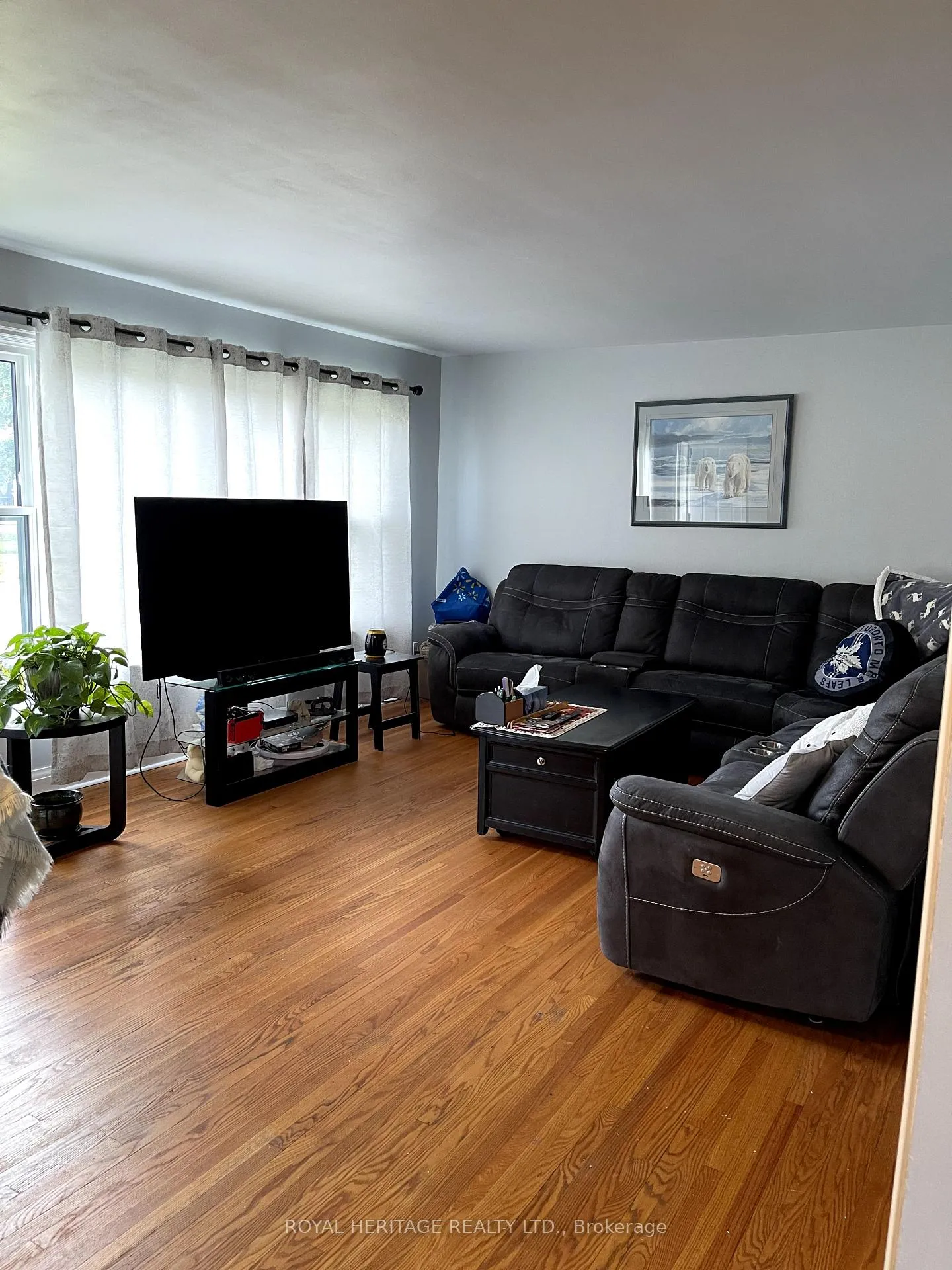 Photo 4 of 31 Prince Street, Clarington, Bowmanville — HOMEH
