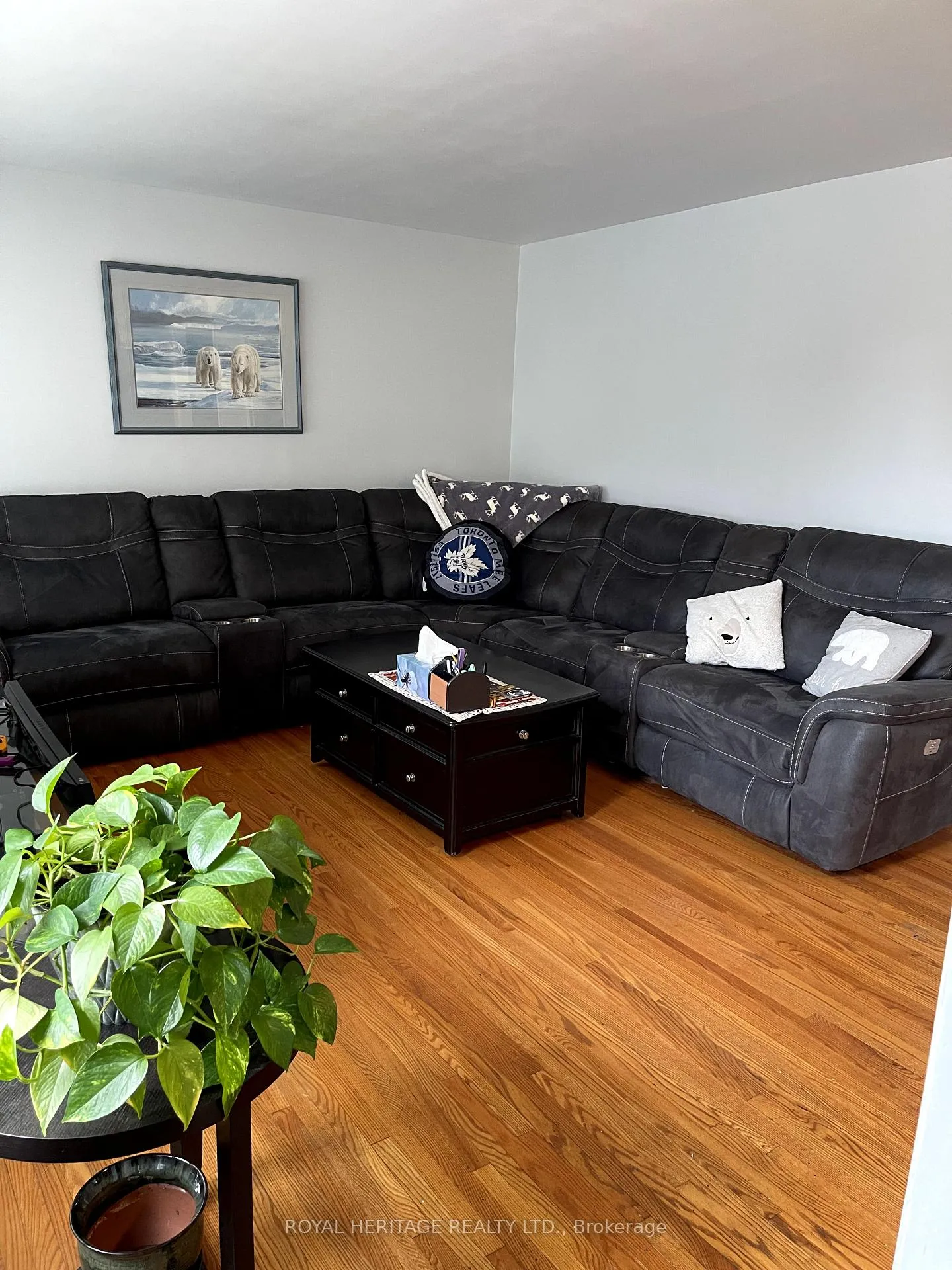 Photo 5 of 31 Prince Street, Clarington, Bowmanville — HOMEH