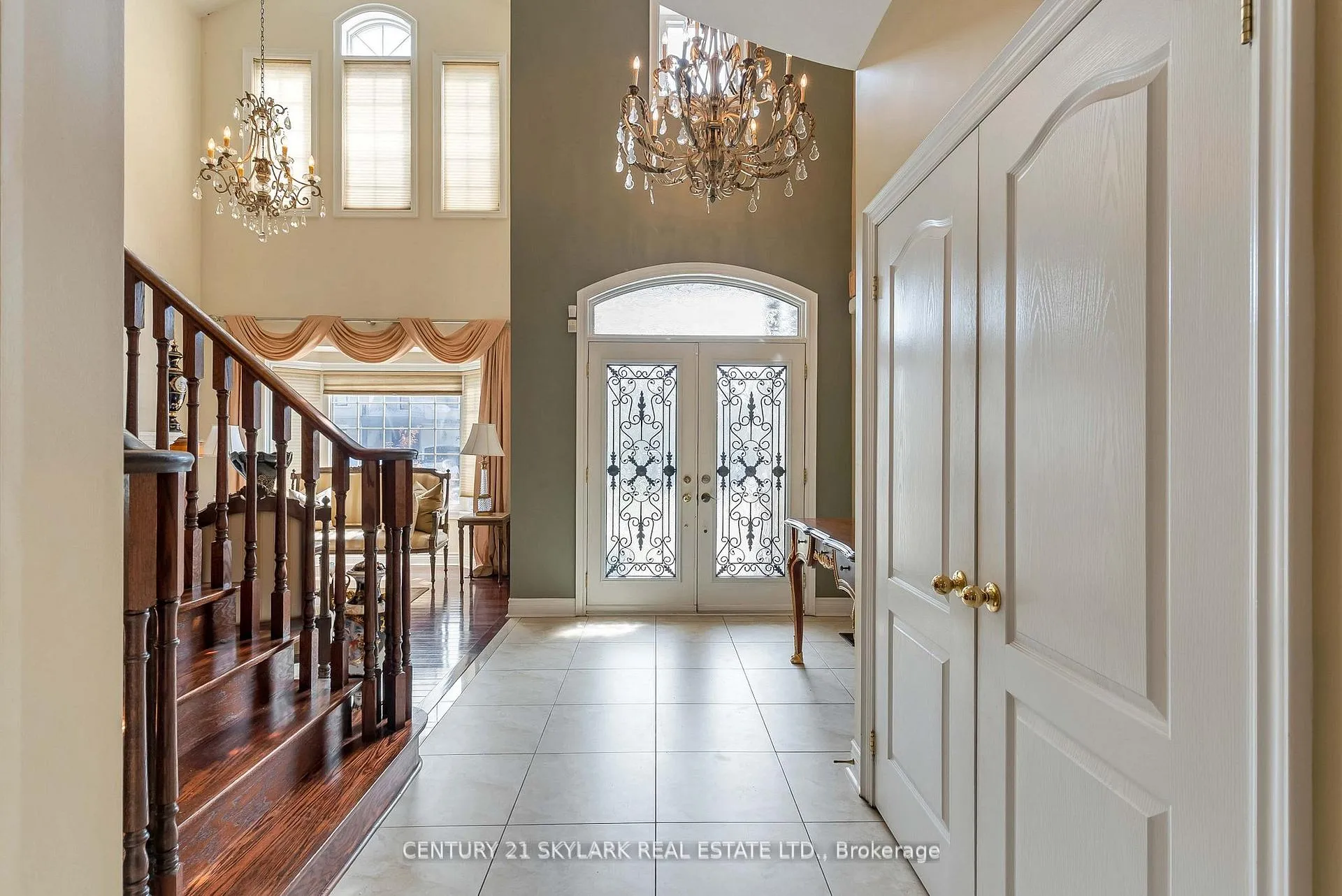 Photo 5 of 64 Jacksonville Drive, Brampton, Vales of Castlemore — HOMEH